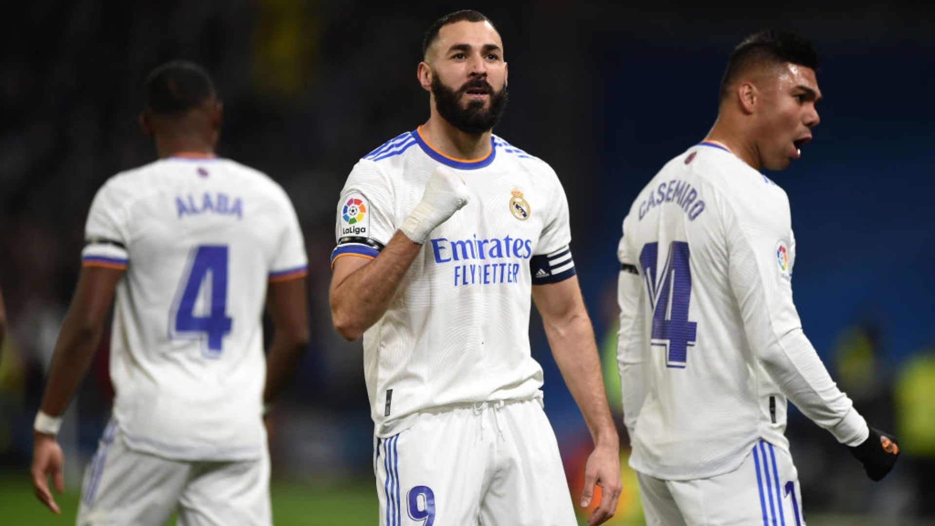 Karim Benzema con vendaje en su mano