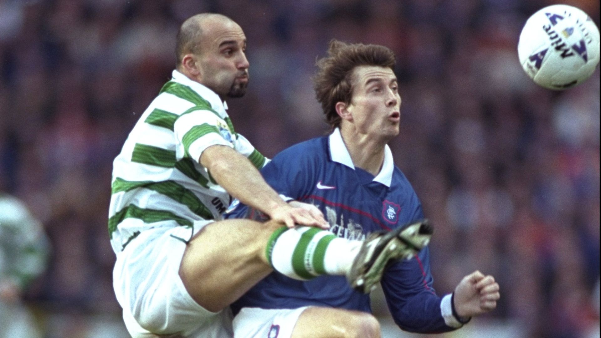Enrico Annoni Brian Laudrup Celtic Rangers Glasgow 01021998
