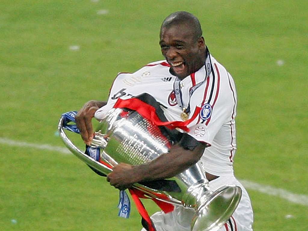 Clarence Seedorf AC Milan Champions League final 2007 trophy 05232007