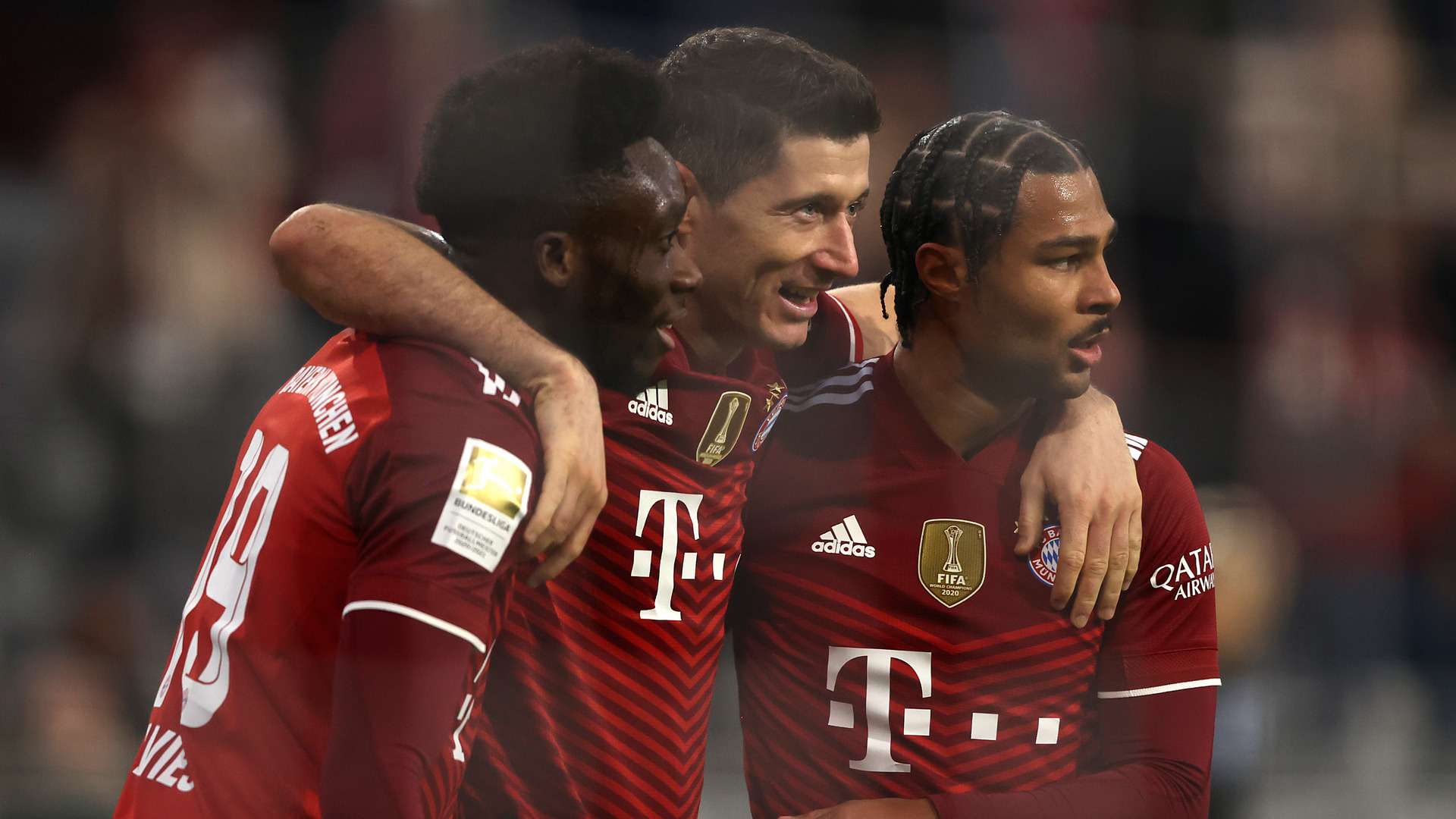 Alphonso Davies & Robert Lewandowski & Serge Gnabry. Bayern Munih vs Freburg. 06.11.2021