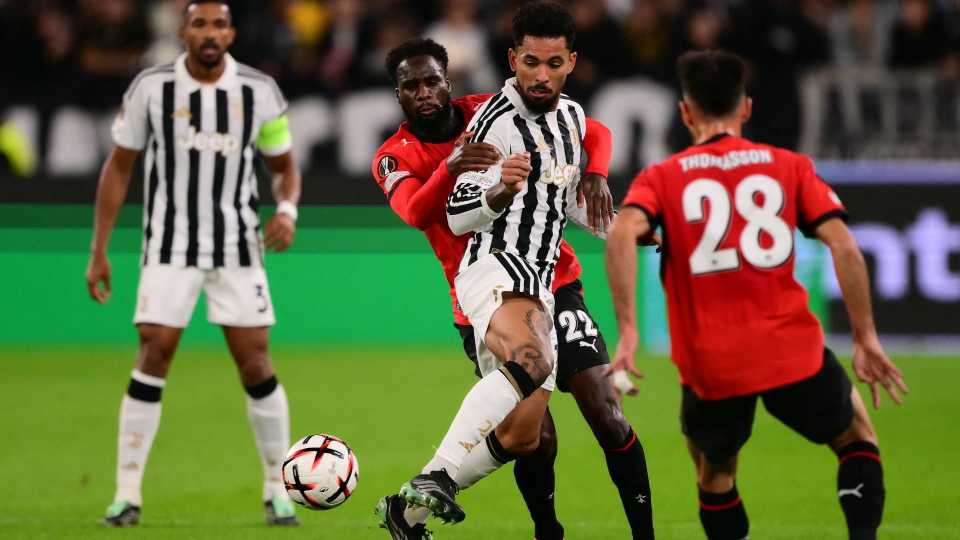 Douglas Luiz Juventus Rennes