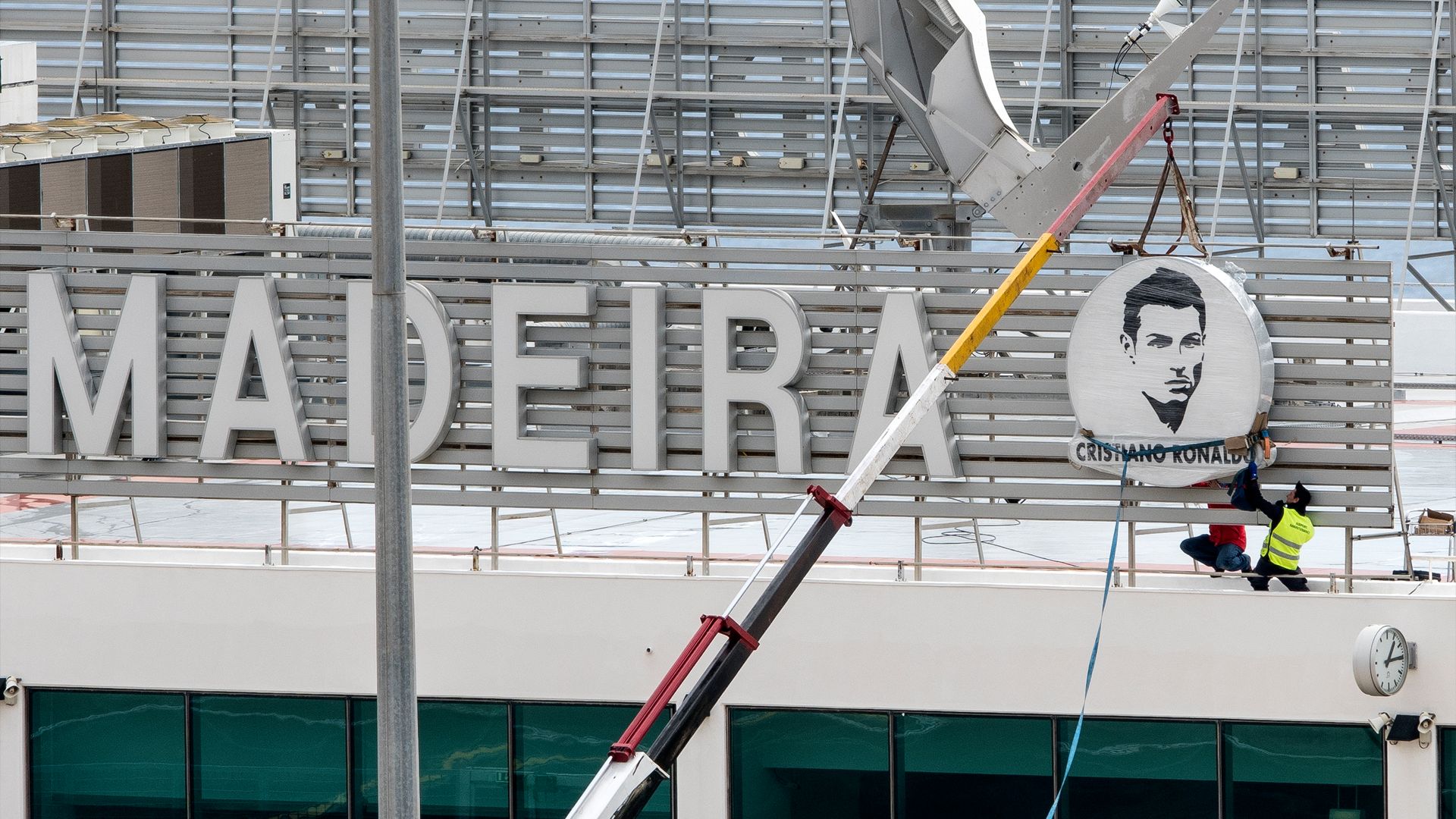 Madeira airport flughafen cristiano Ronaldo