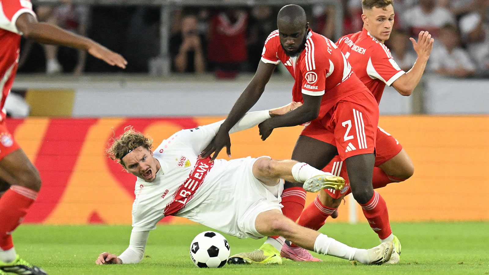 dayot upamecano vfb bayern