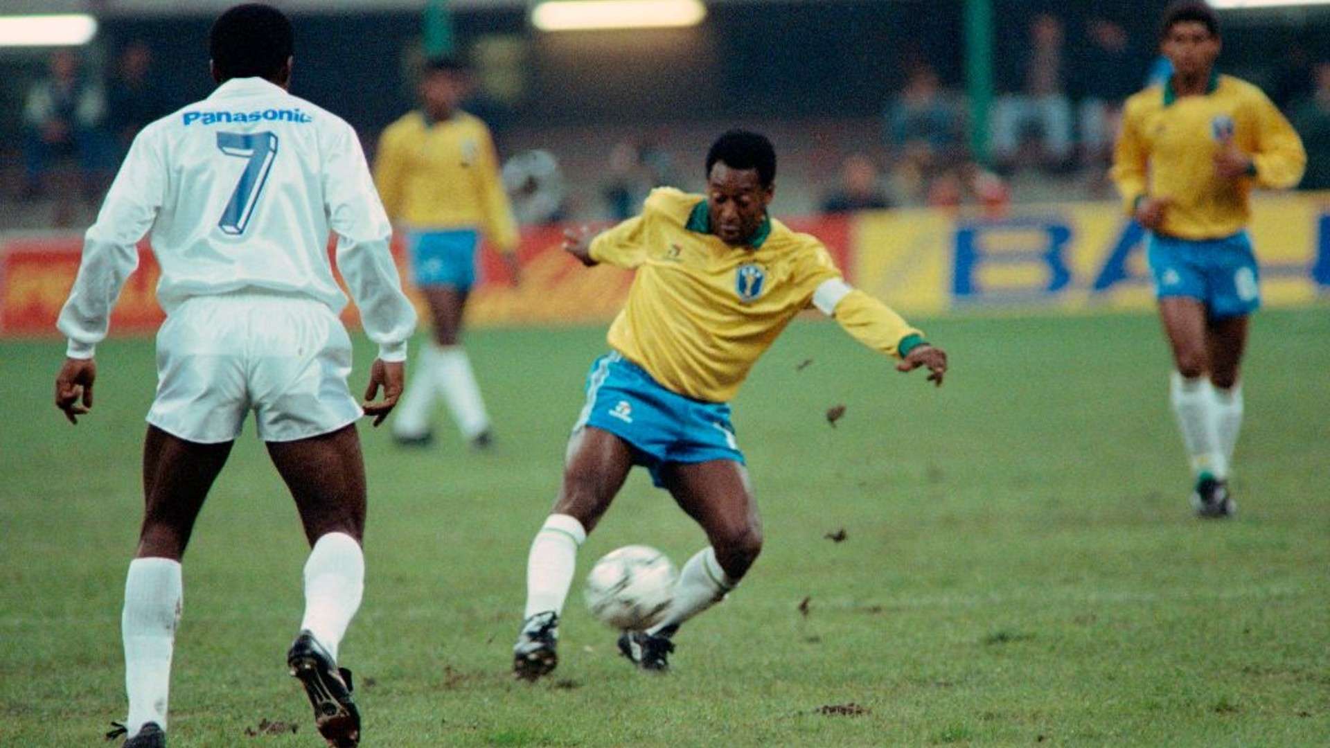 Pele in action.