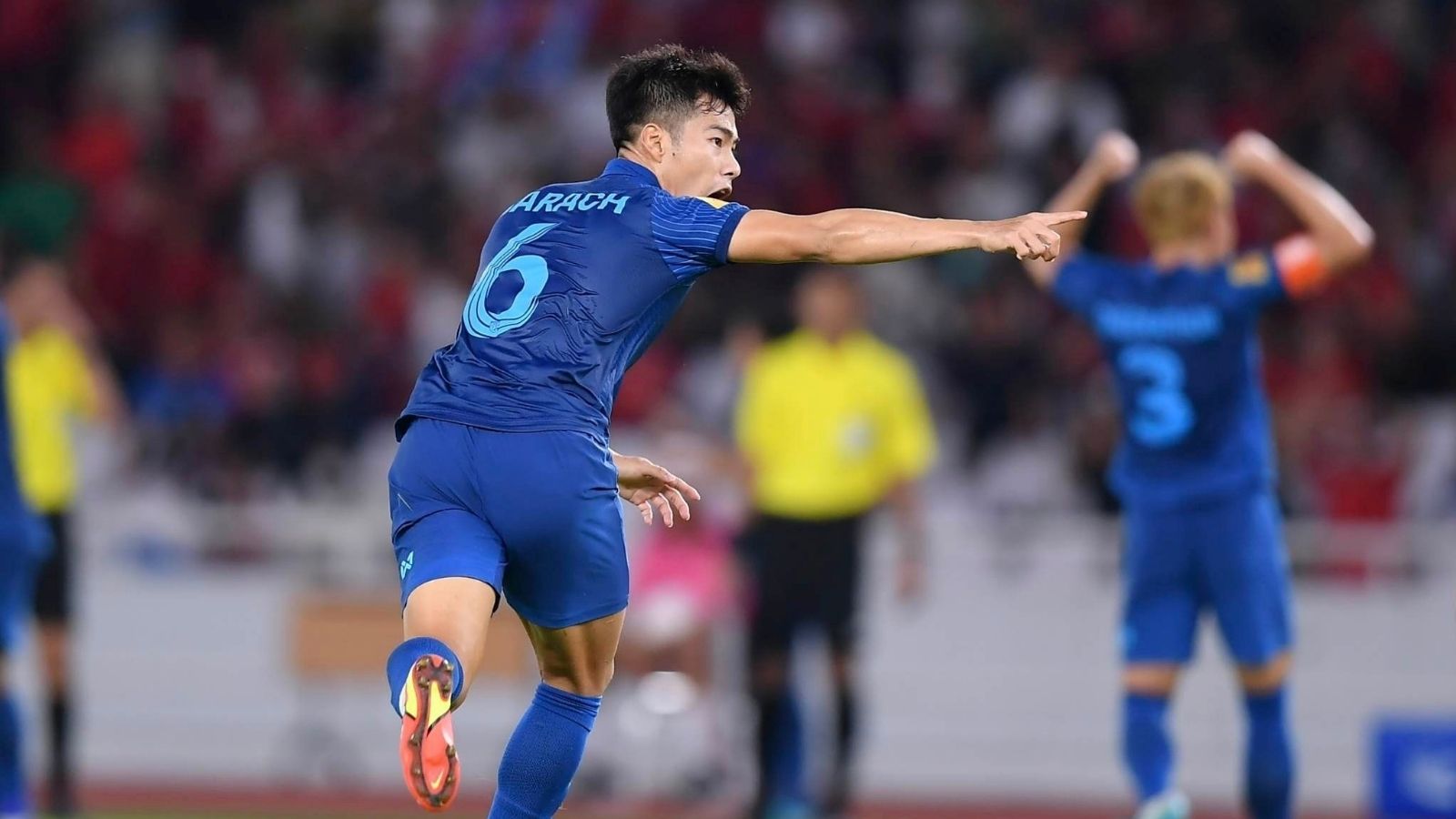 สารัช อยู่เย็น