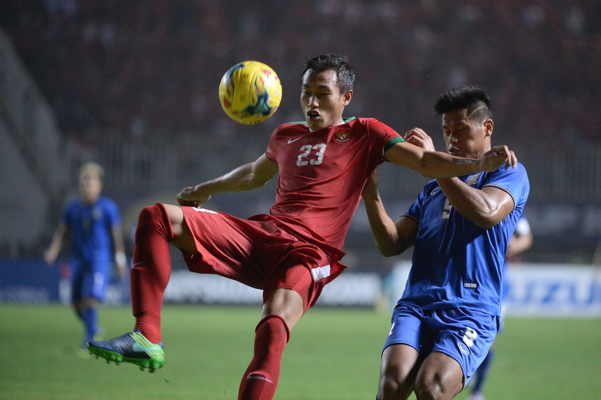 Hansamu Yama - Indonesia & Sirach Chanttong - Thailand AFF Suzuki Cup 2016