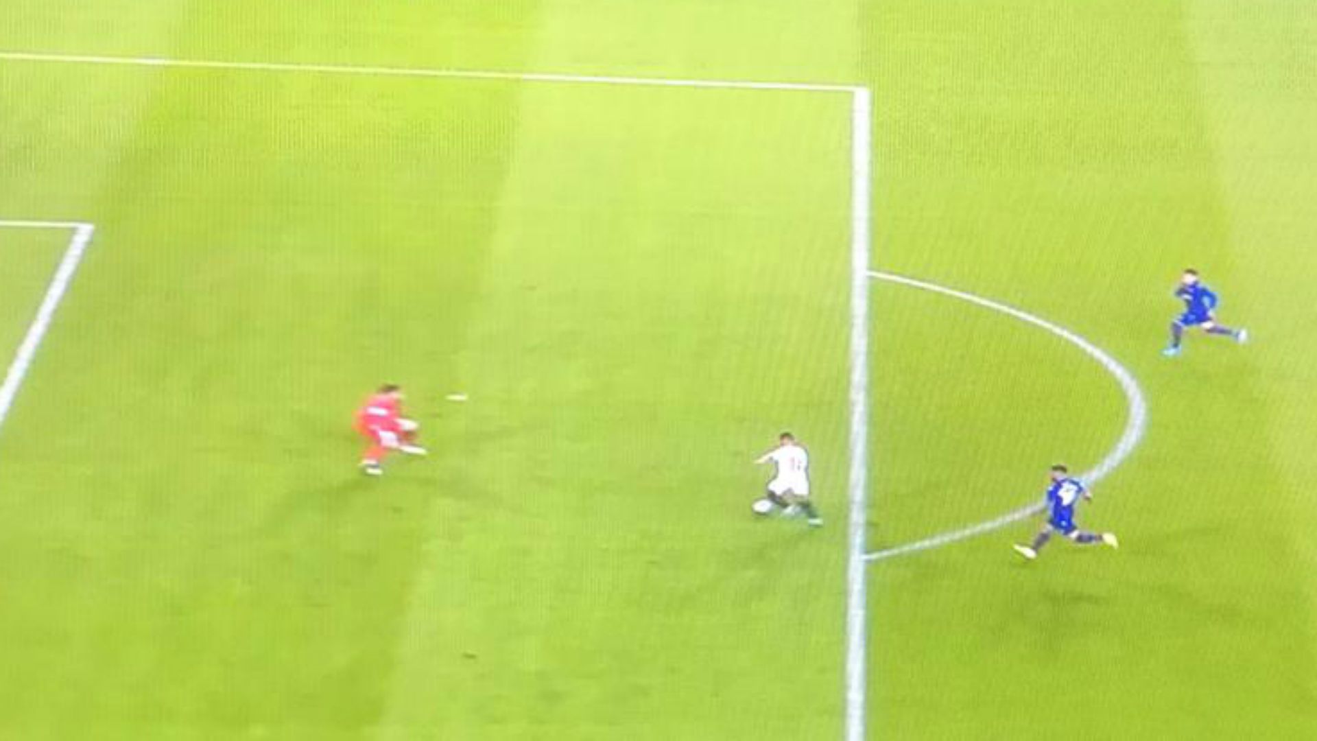 Chicharito fuera de juego