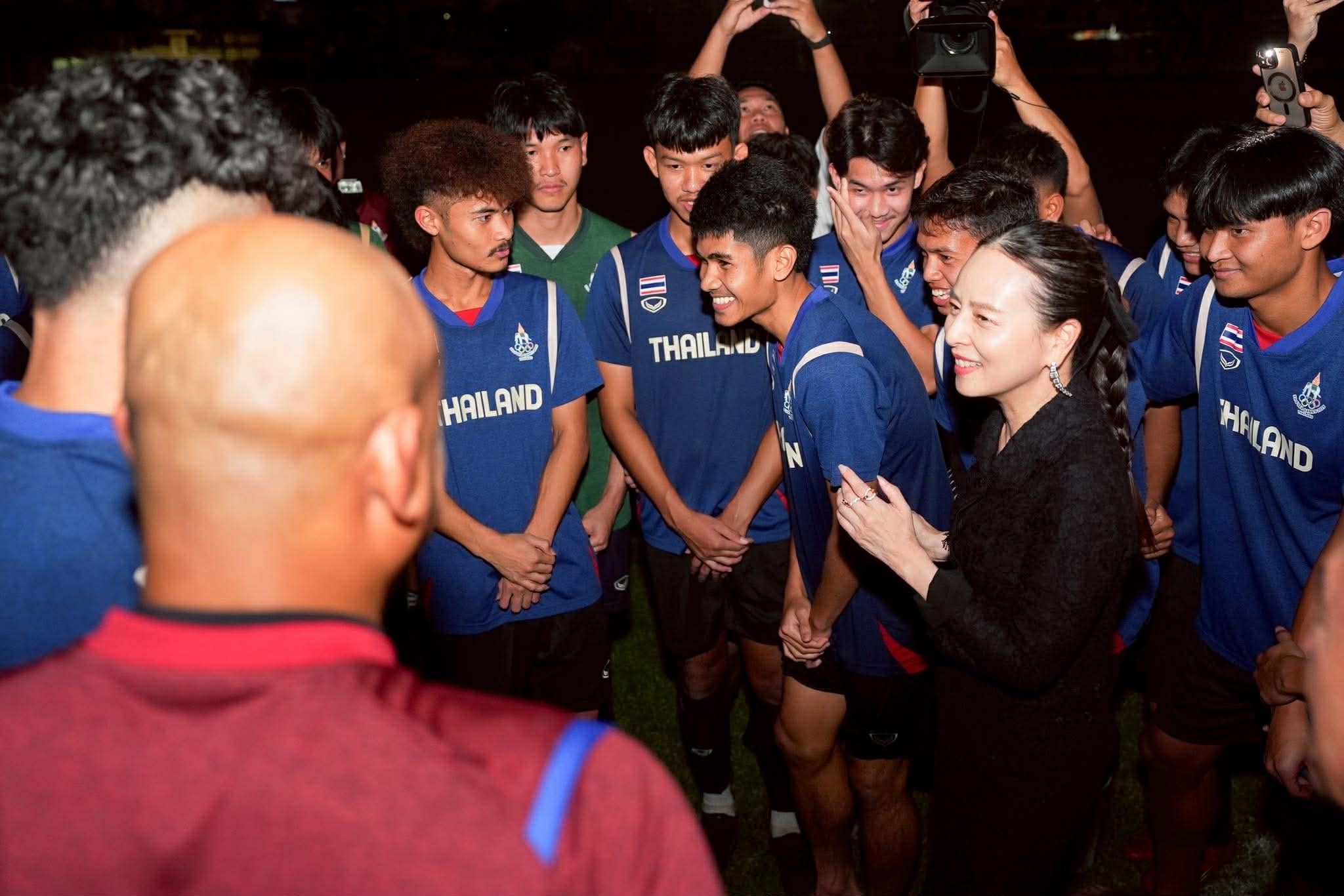 นวลพรรณ ล่ำซำ