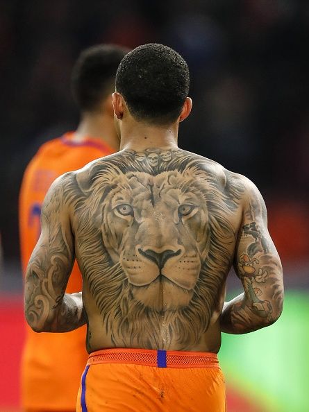 Memphis Depay vs italy