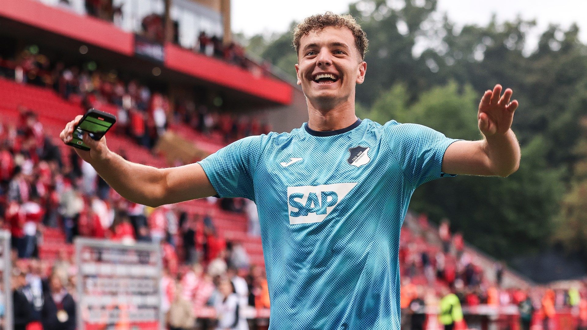 Fisnik Asllani Hoffenheim 2025