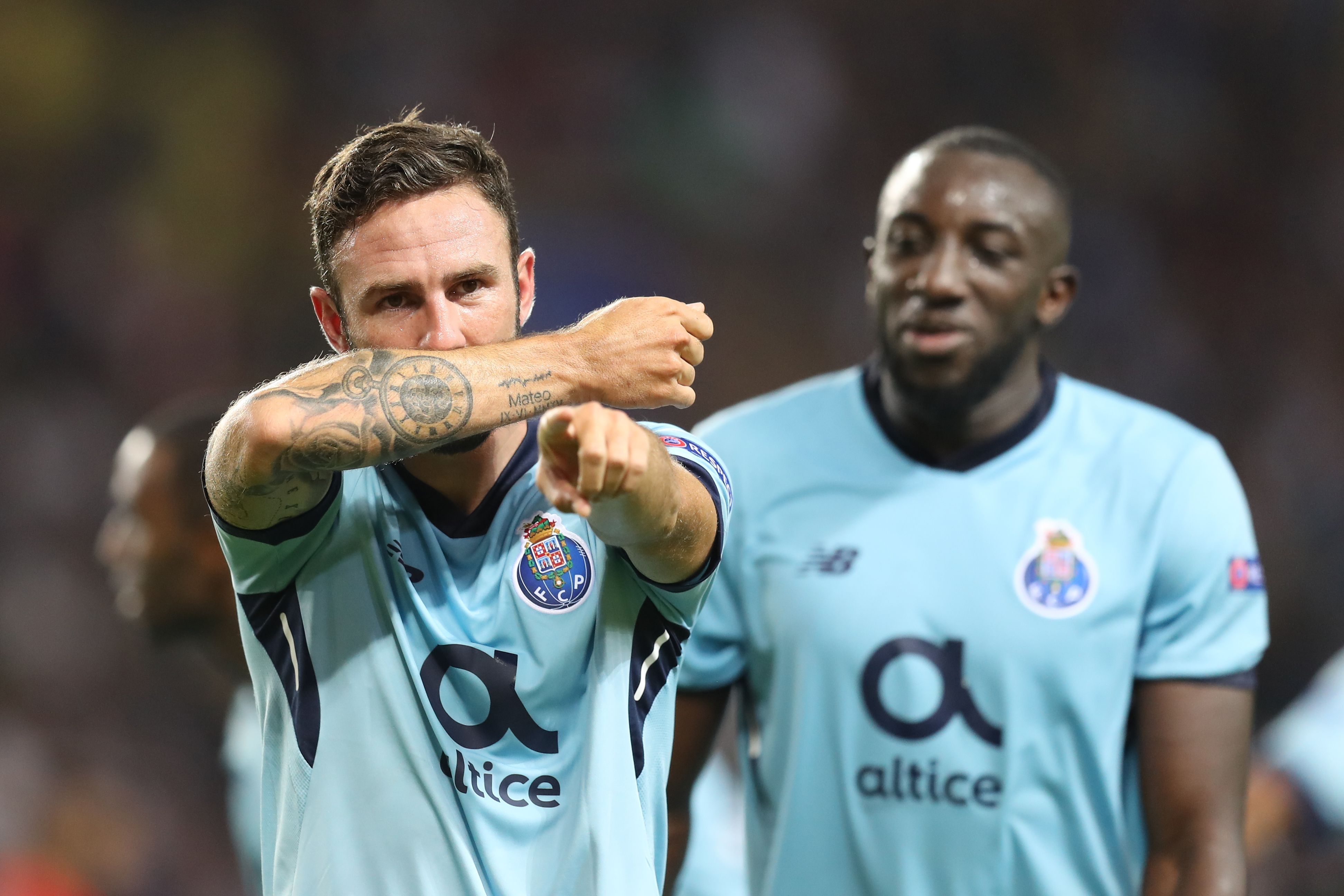 Miguel Layún Porto Champions League