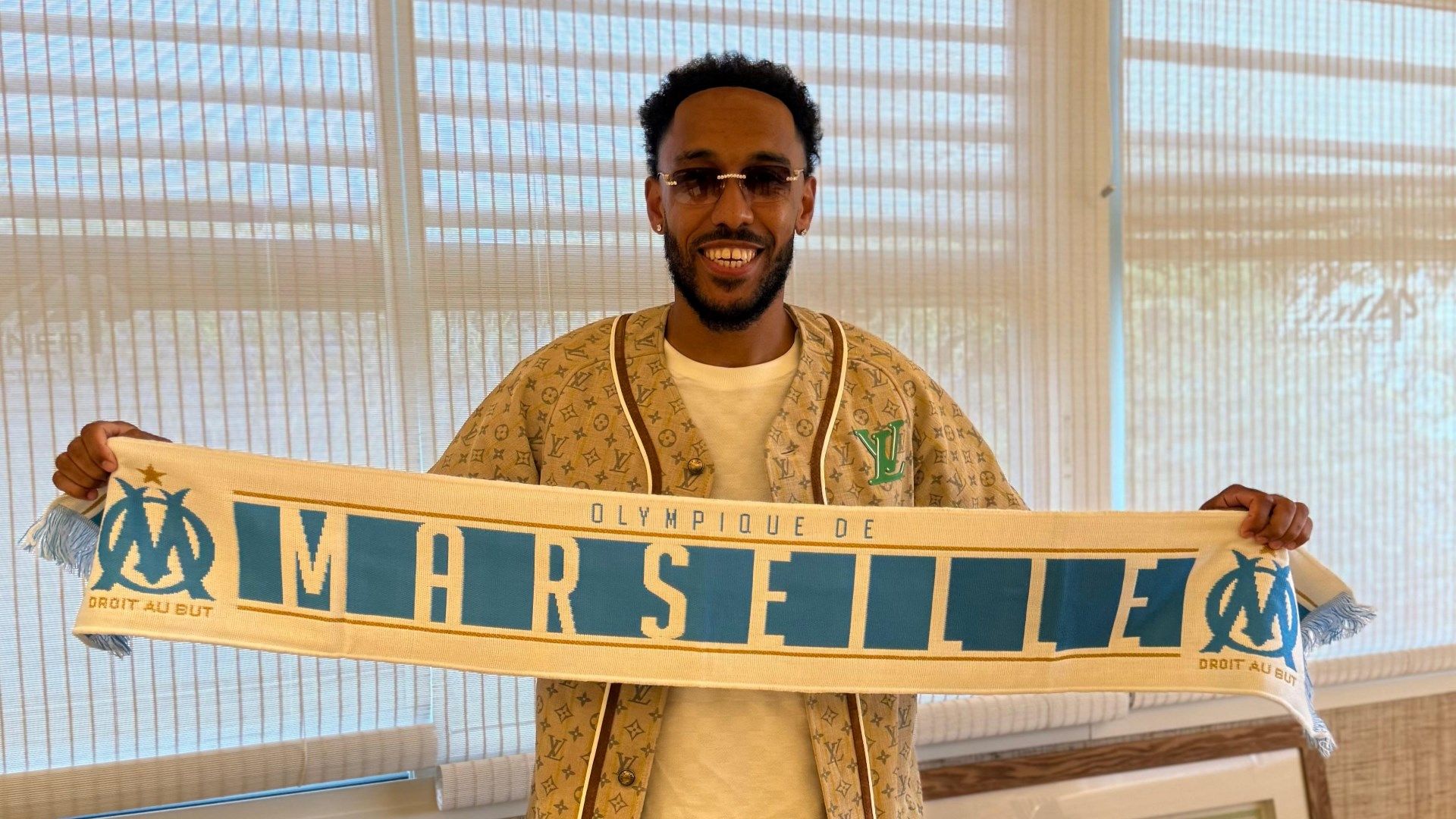 aubameyang marsiglia 2025 26 arrivo sciarpa