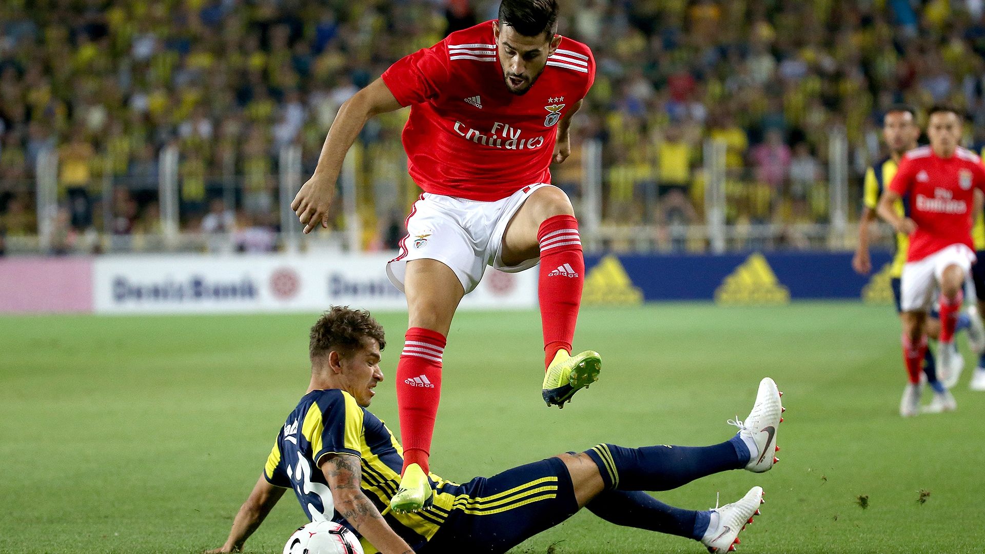 Roman Neustadter Pizzi Fenerbahce Benfica 08142018