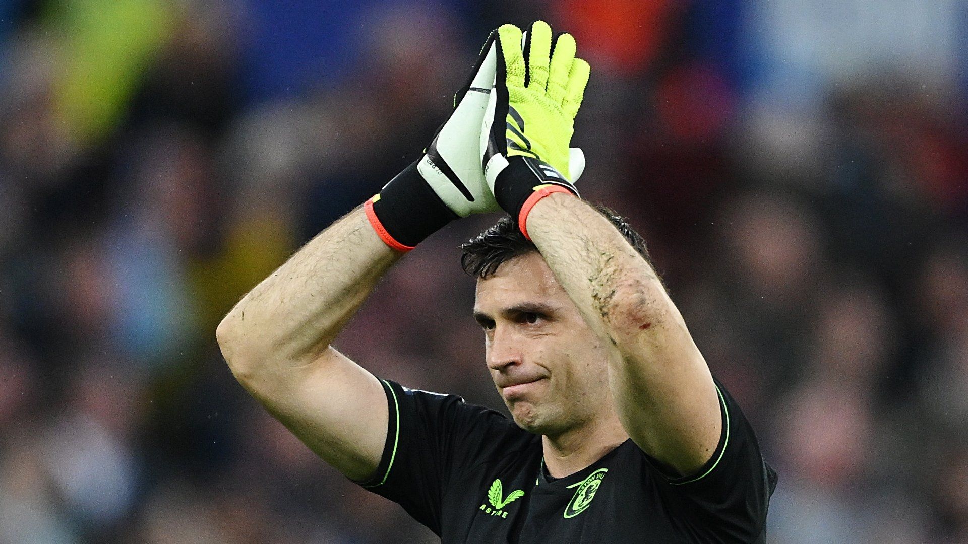 Emi Martinez Aston Villa 2023-24