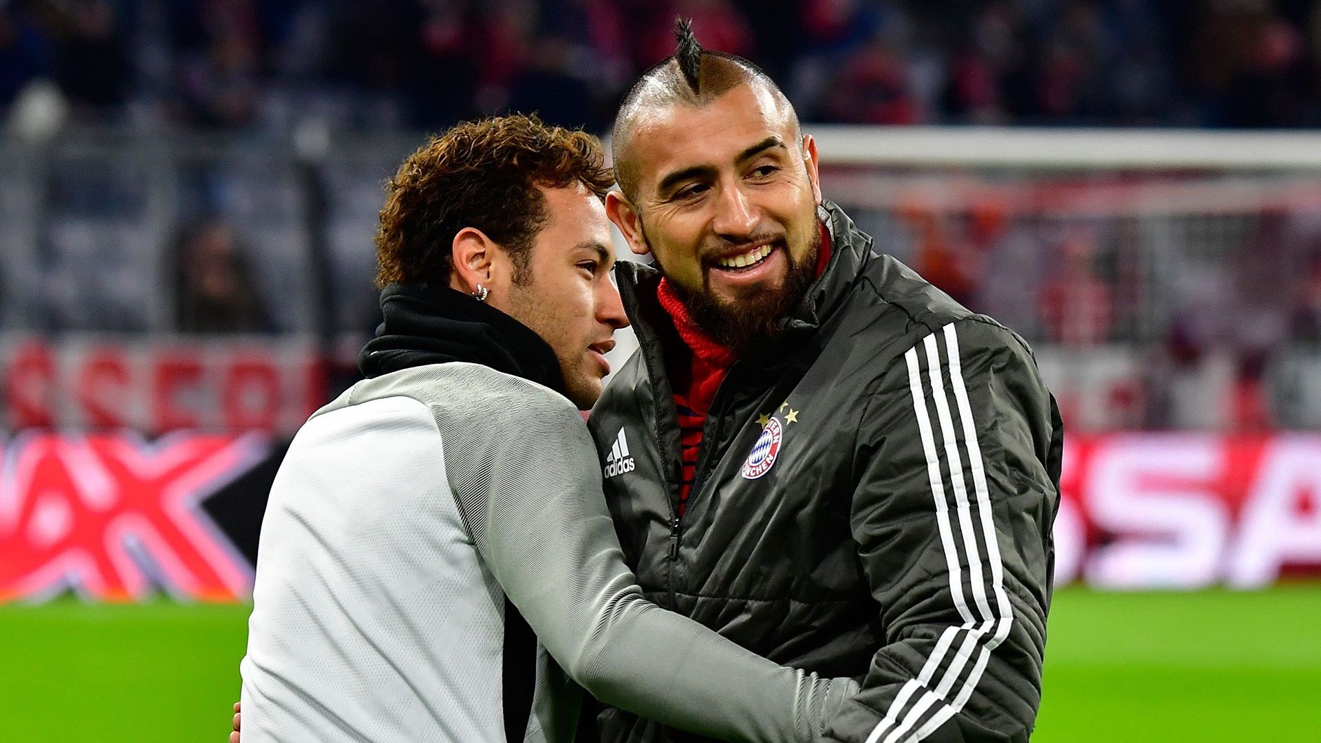 Arturo Vidal Neymar Bayern PSG 2017