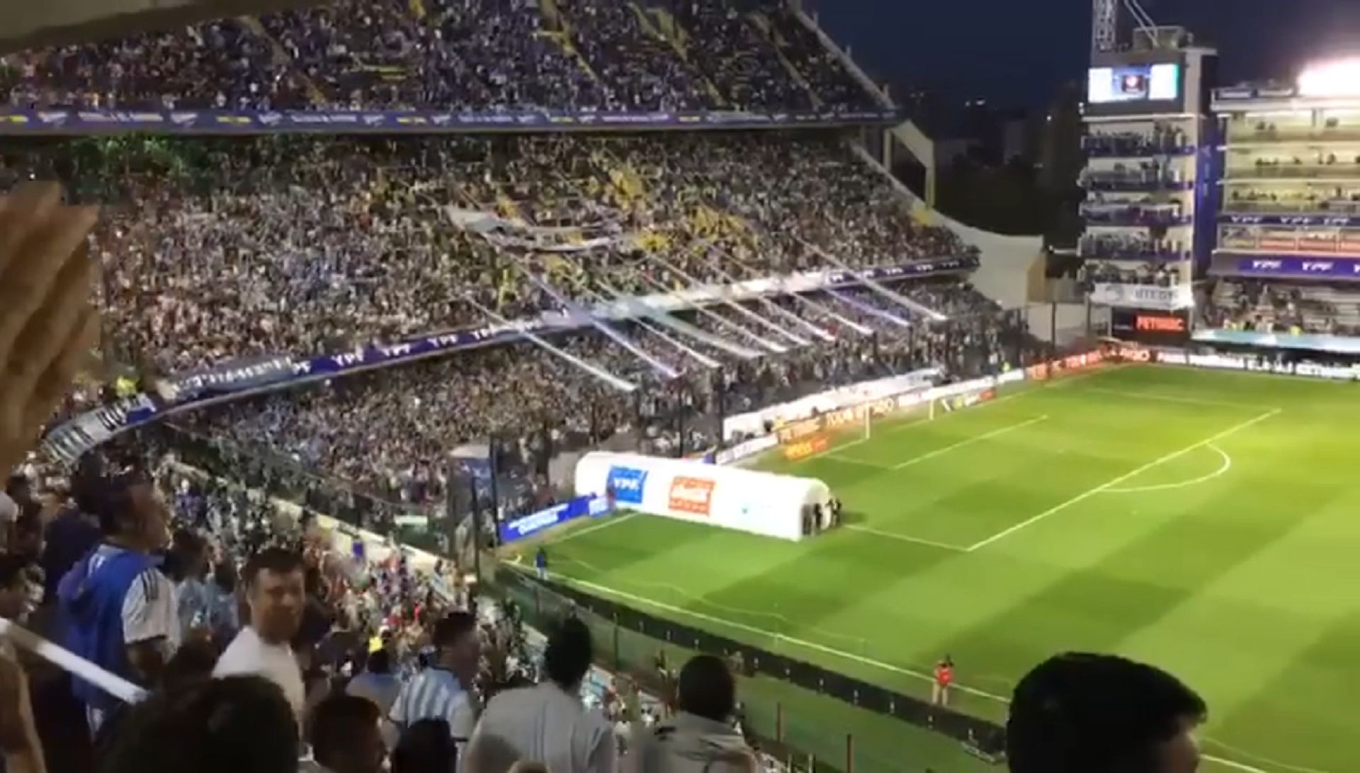 Argentina Peru Hinchas Video