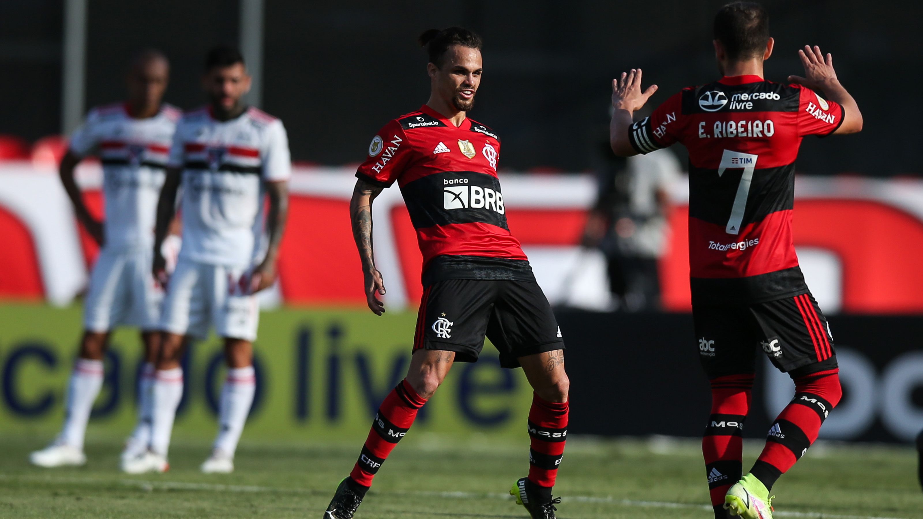 Michael comemora em São Paulo x Flamengo