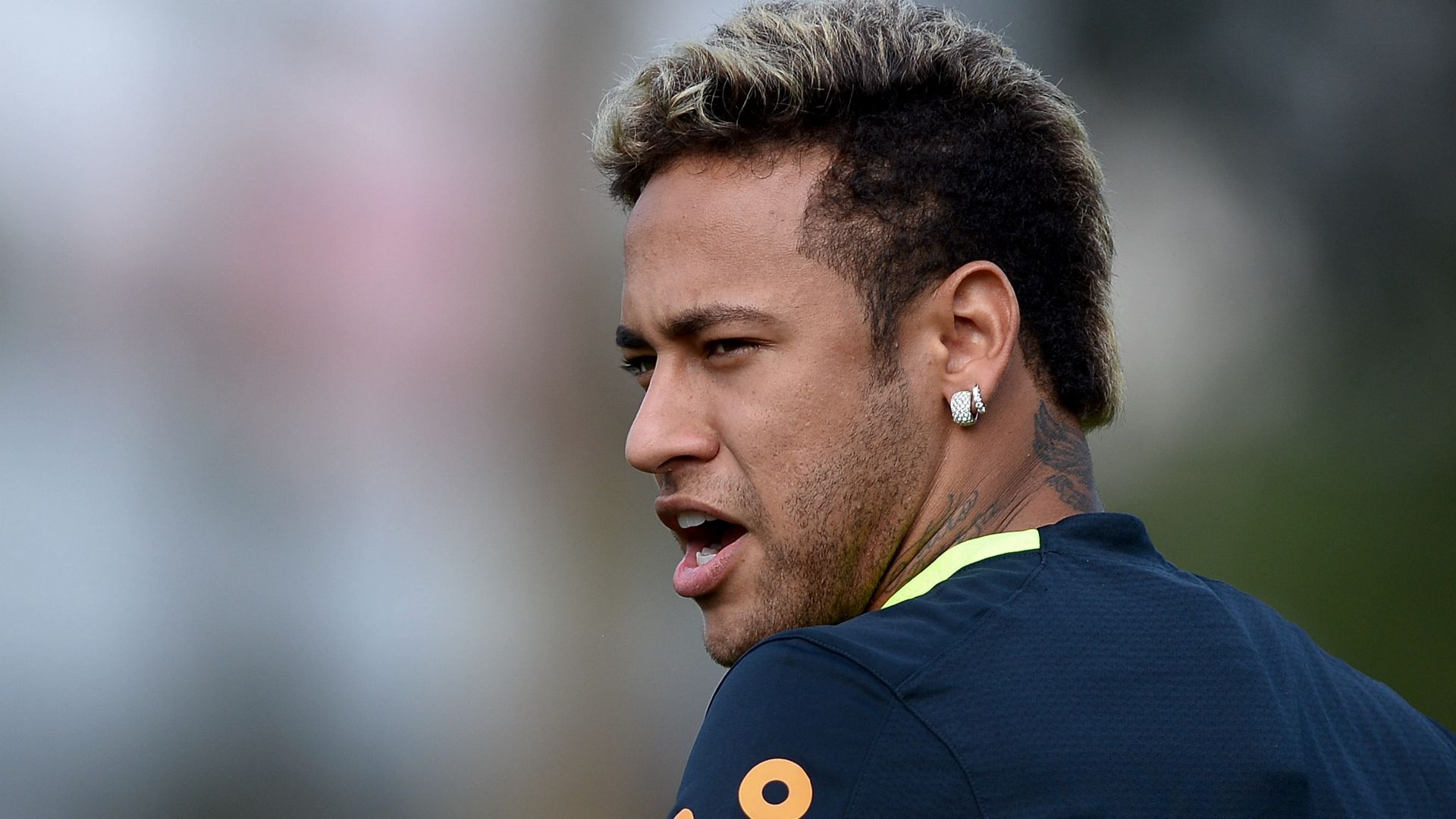 Neymar Brasil treino 08102017