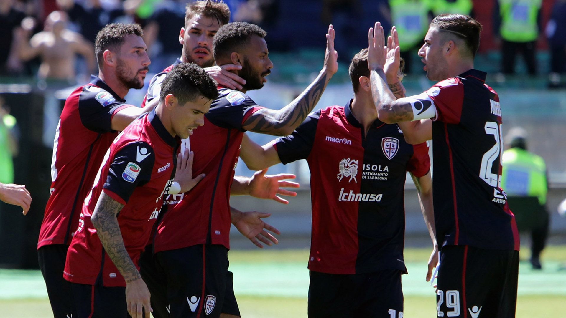 Cagliari celebrating