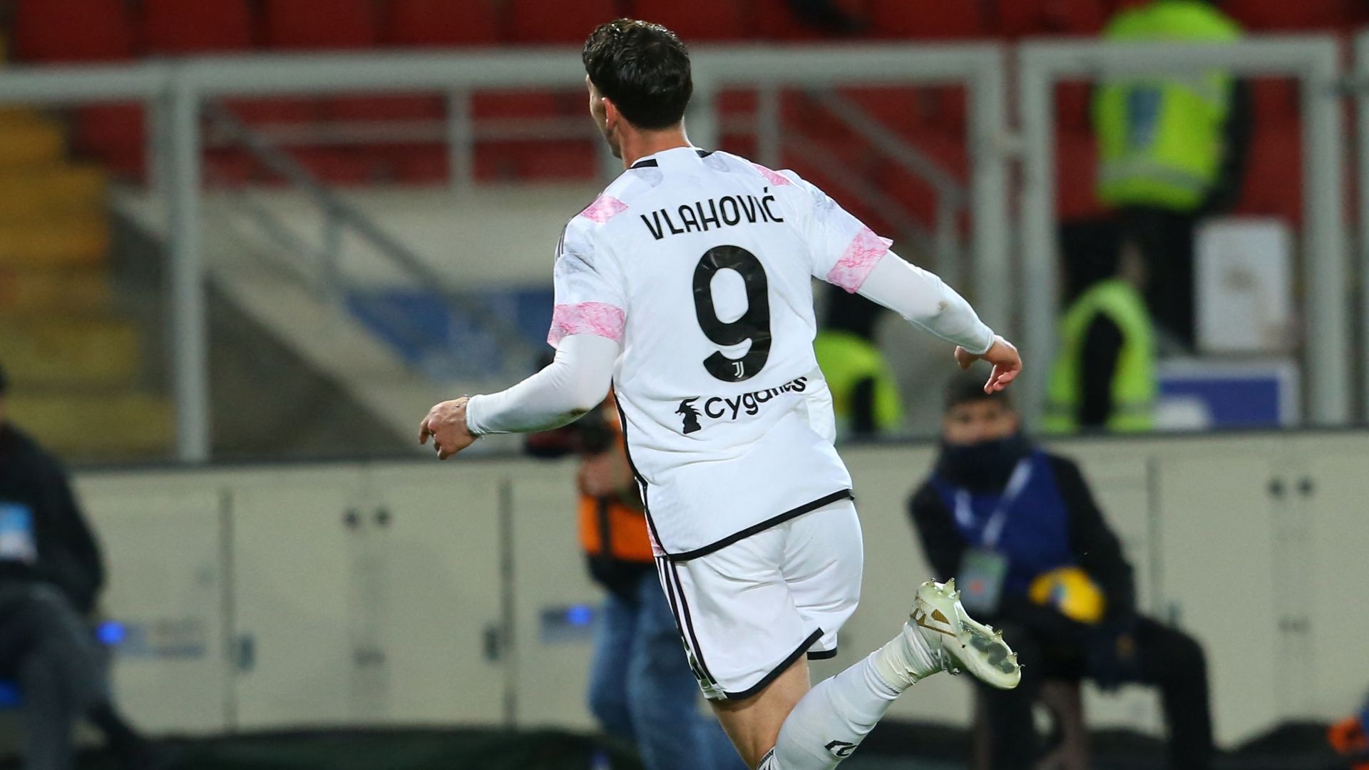 Vlahovic Lecce Juventus