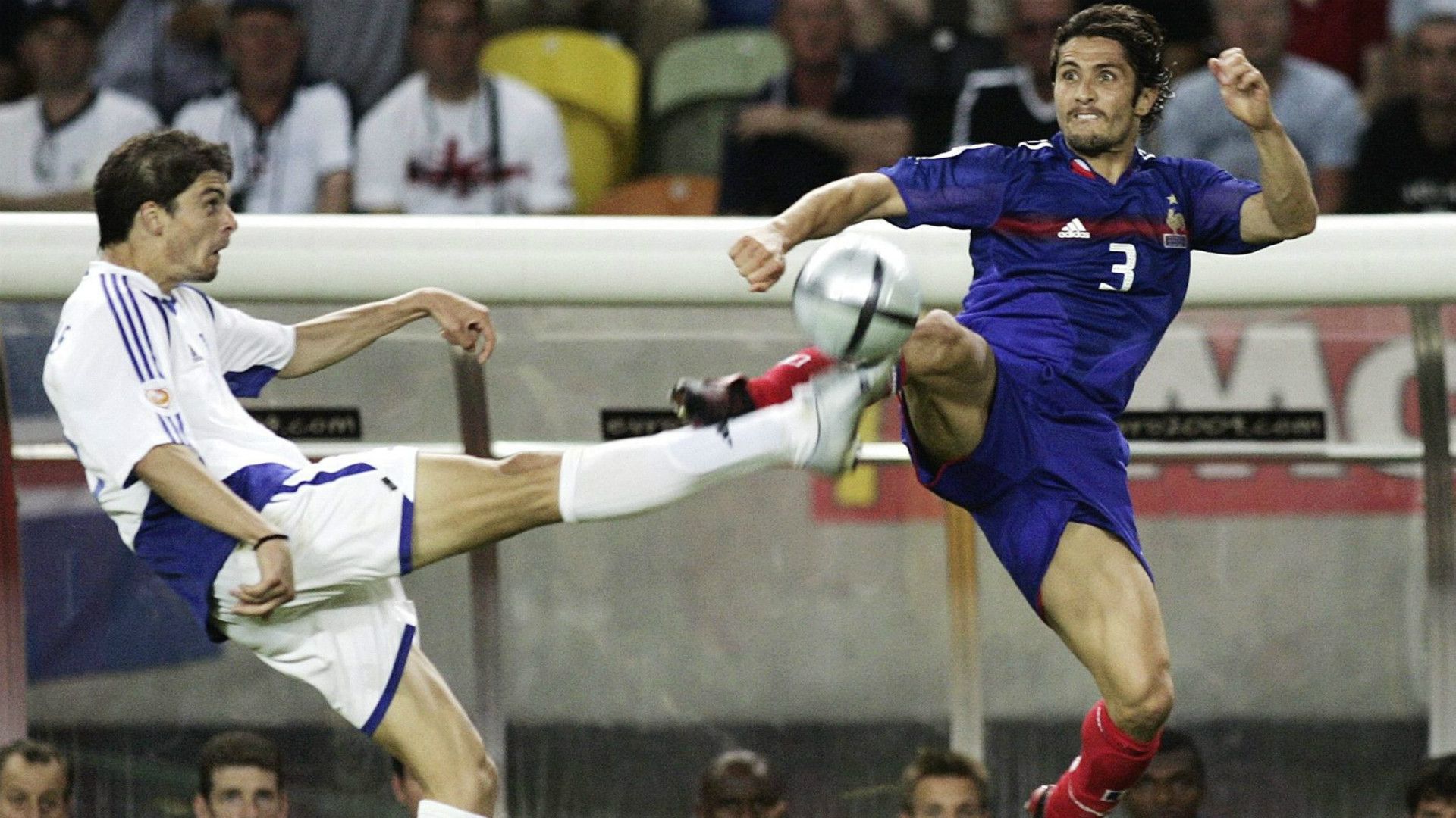 Angelos Charisteas Bixente Lizarazu 2004