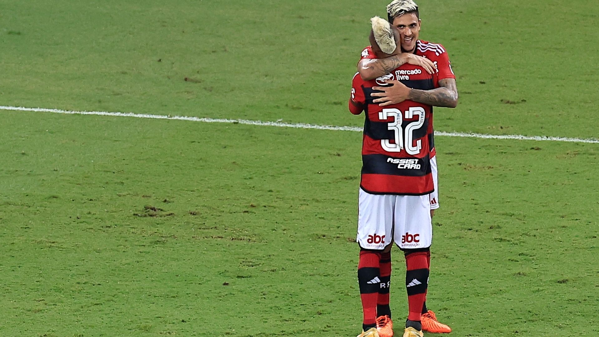 26042023 Flamengo Maringá Arturo Vidal y Pedro