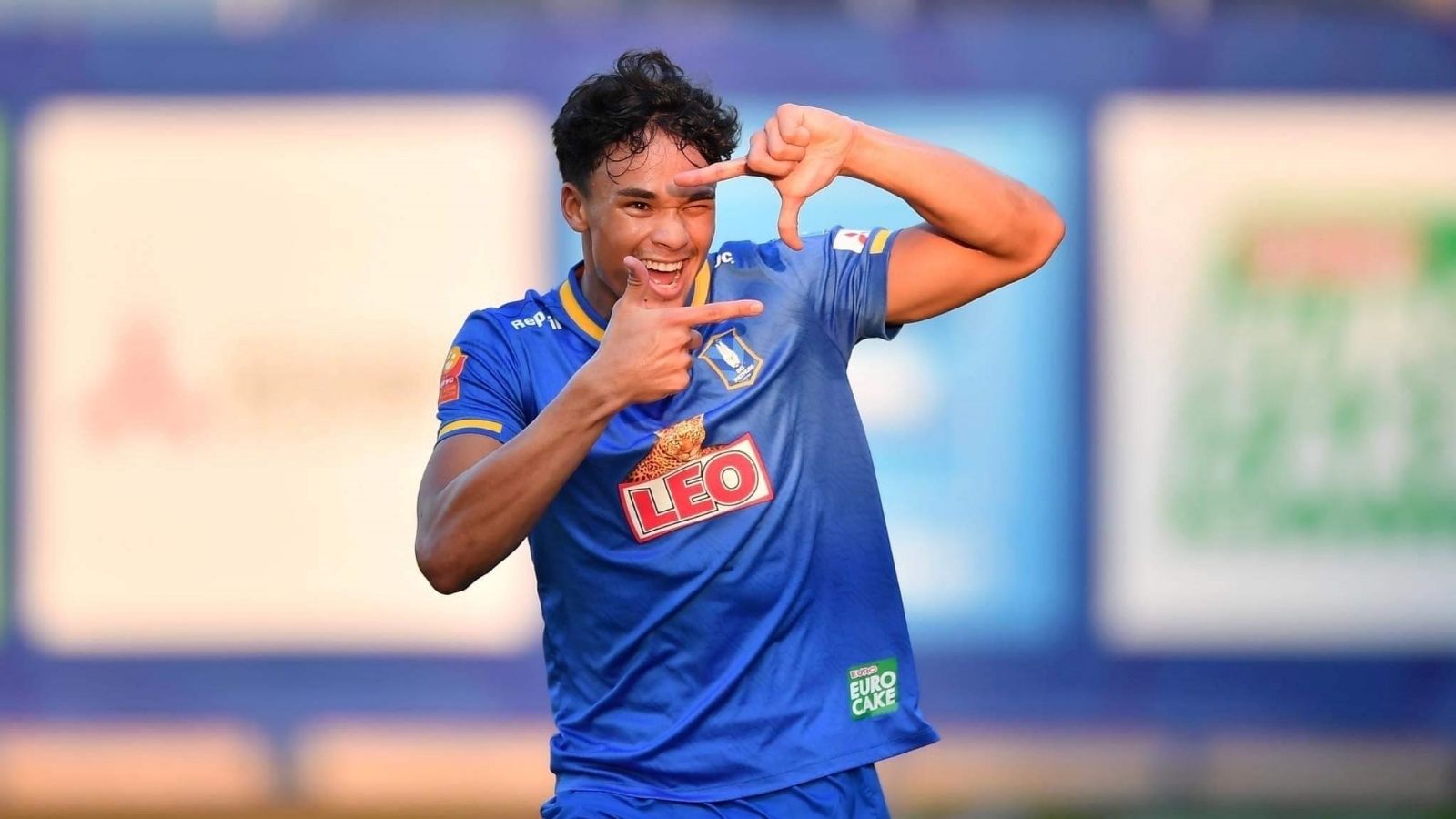 อิคซาน ฟานดี