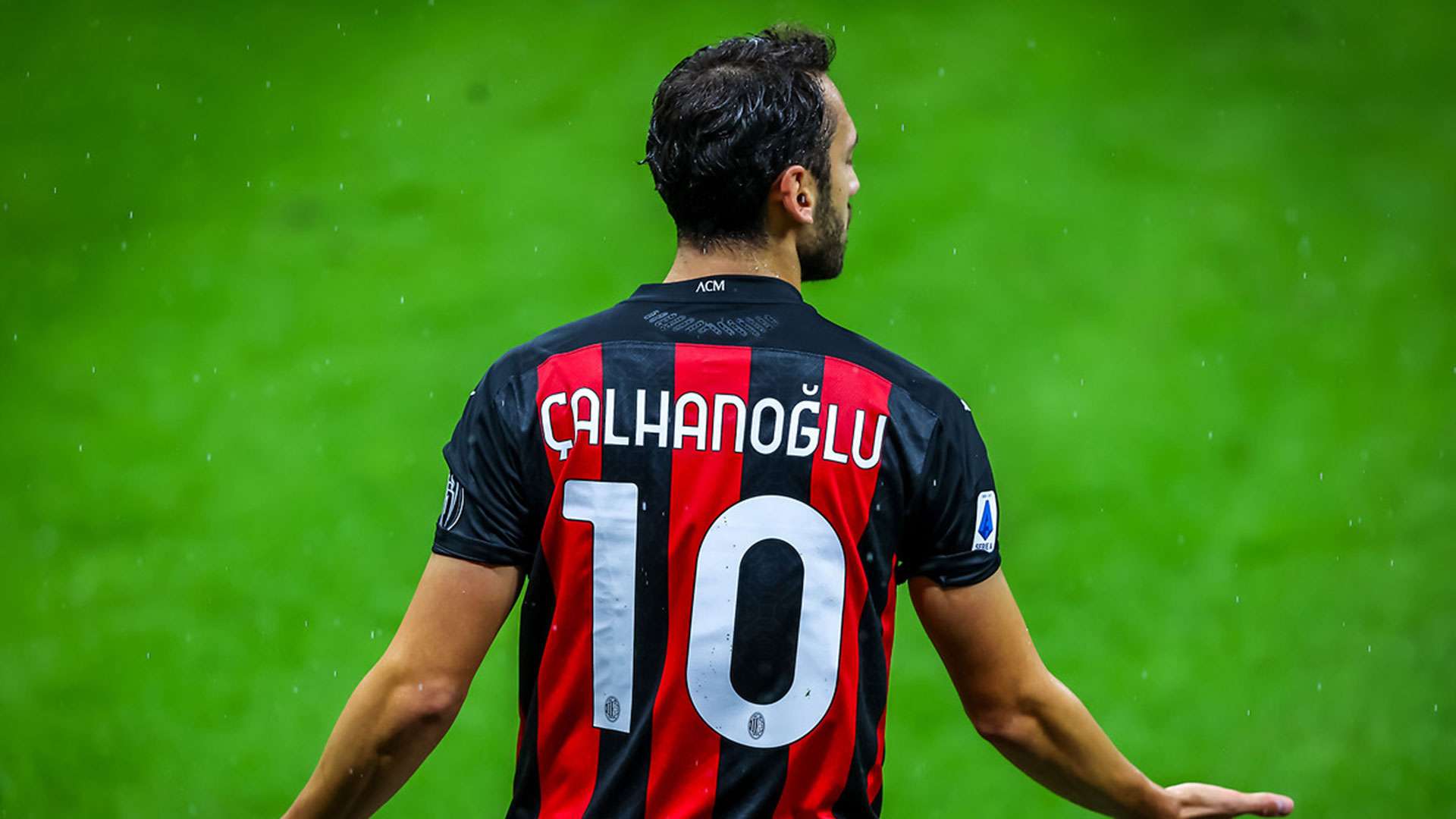 Hakan Calhanoglu Milan 10202020