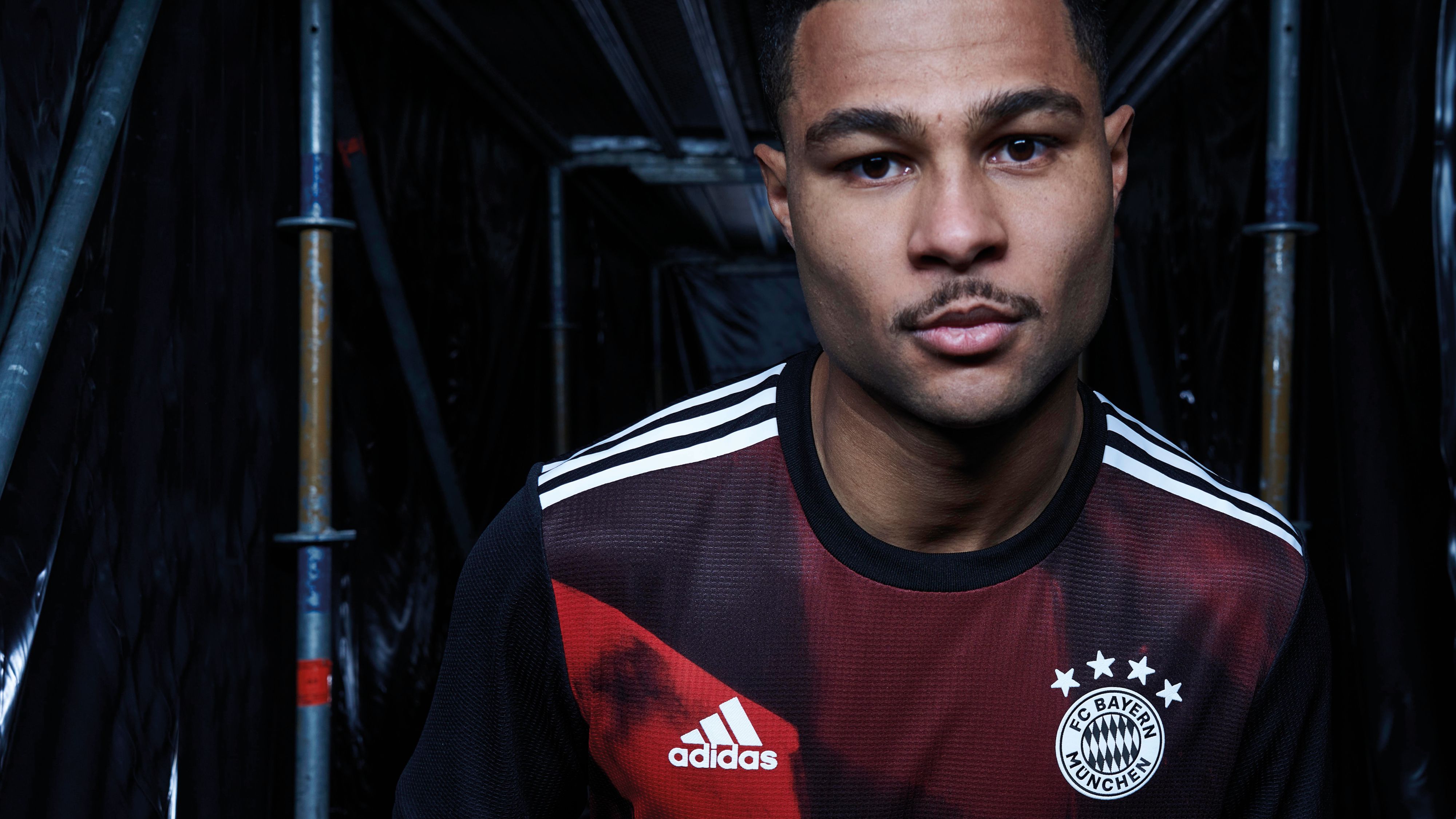 FC Bayern Serge Gnabry Third Kit