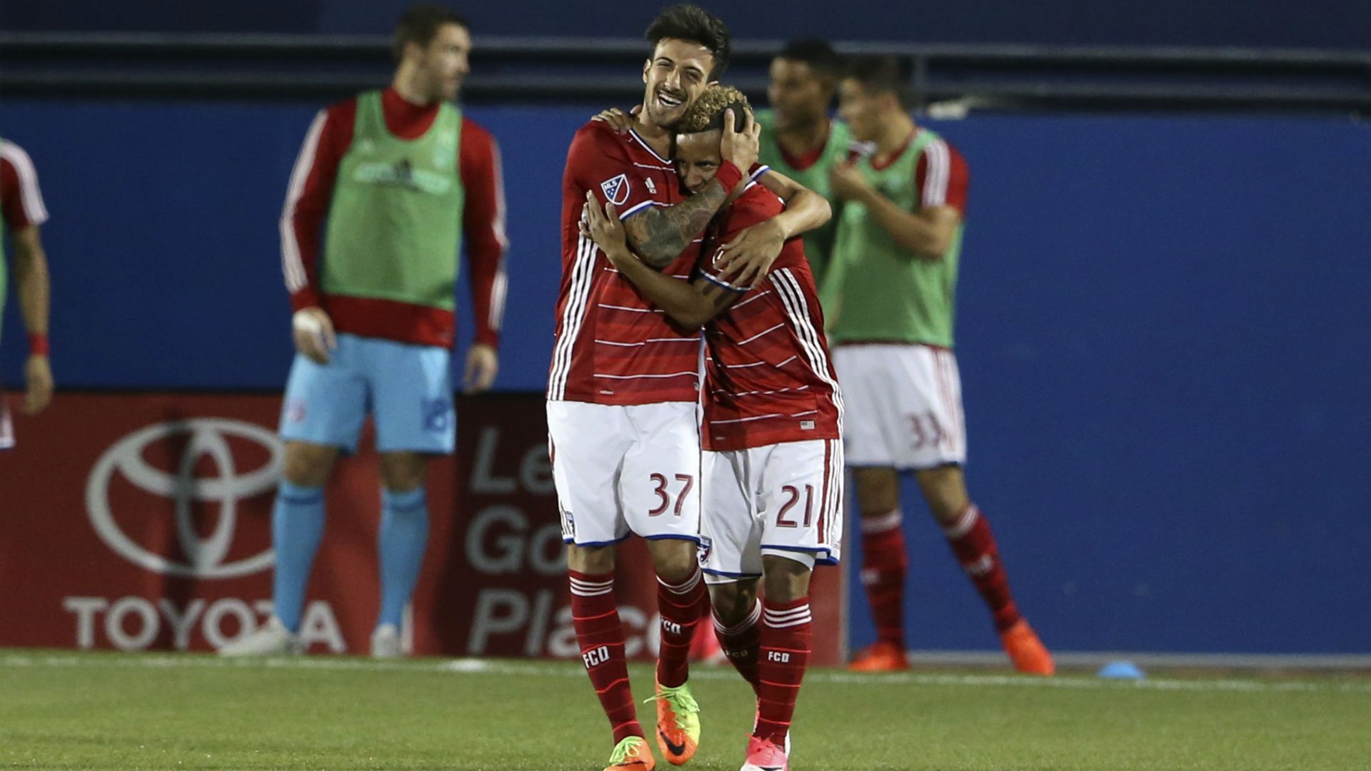 Michael Barrios Maximiliano Urruti FC Dallas MLS