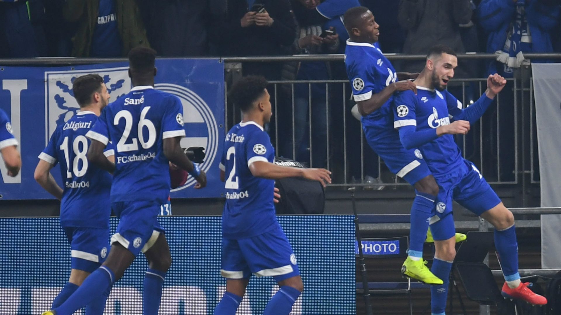 Schalke 04 celebrating Schalke 04 Manchester City Champions League