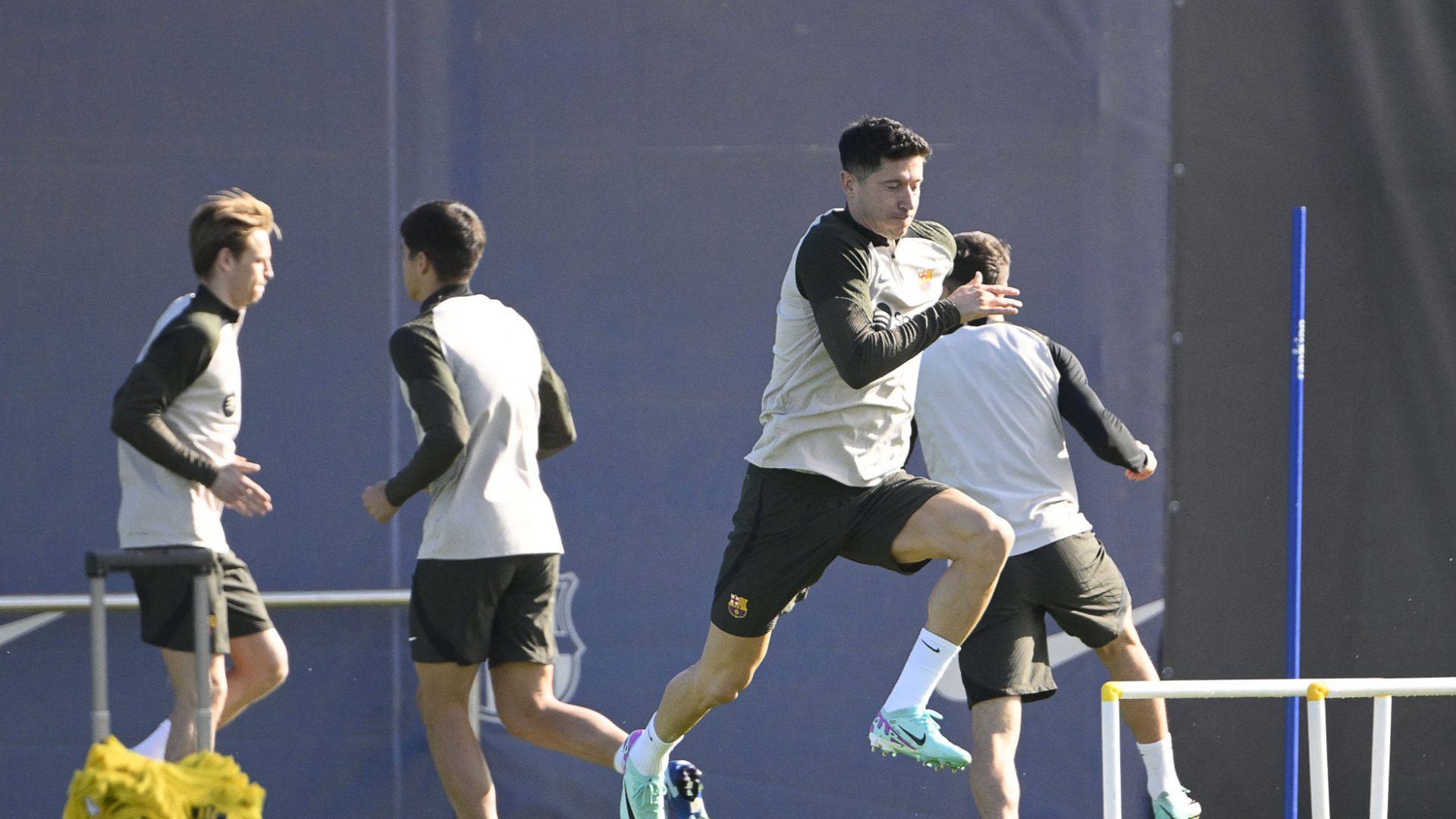 Robert Lewandowski Barcelona training