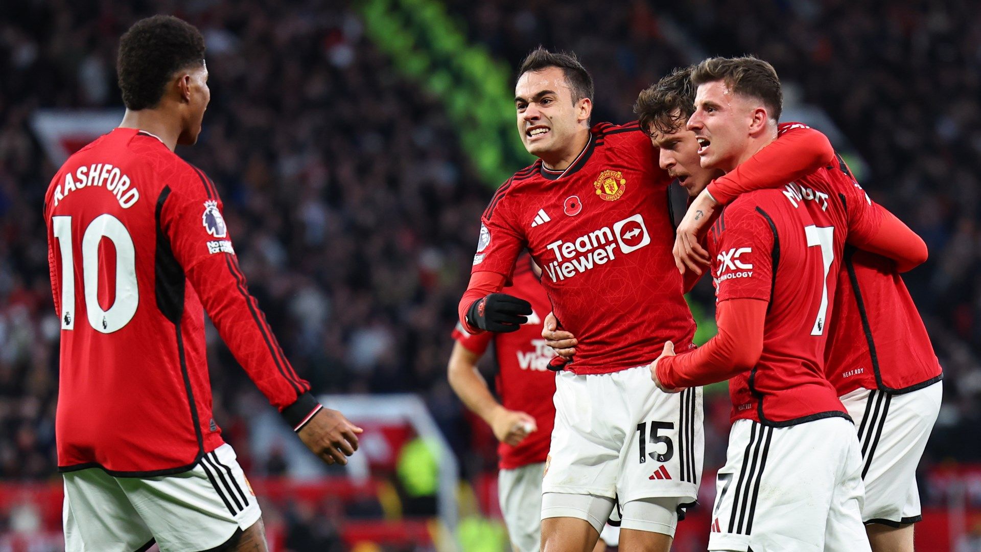 Man Utd celebrating Victor Lindelof goal 2023-24