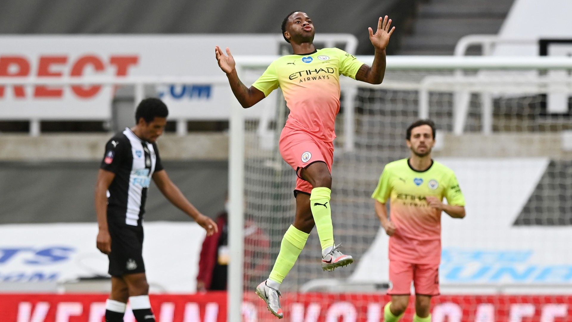 280620 Raheem Sterling celebra su gol en Newcastle Manchester City