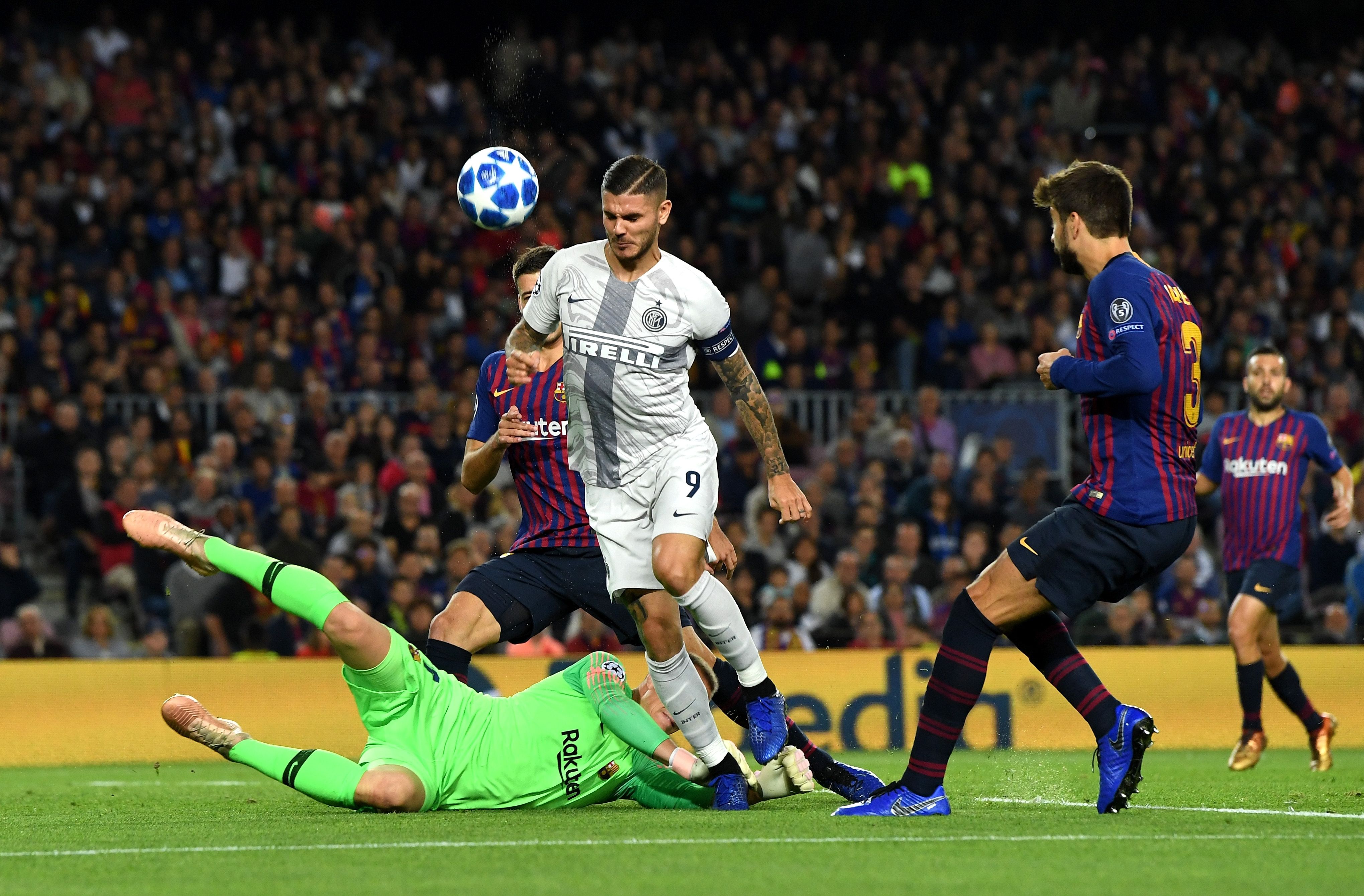 Icardi Piqué Barcelona Inter Champions League