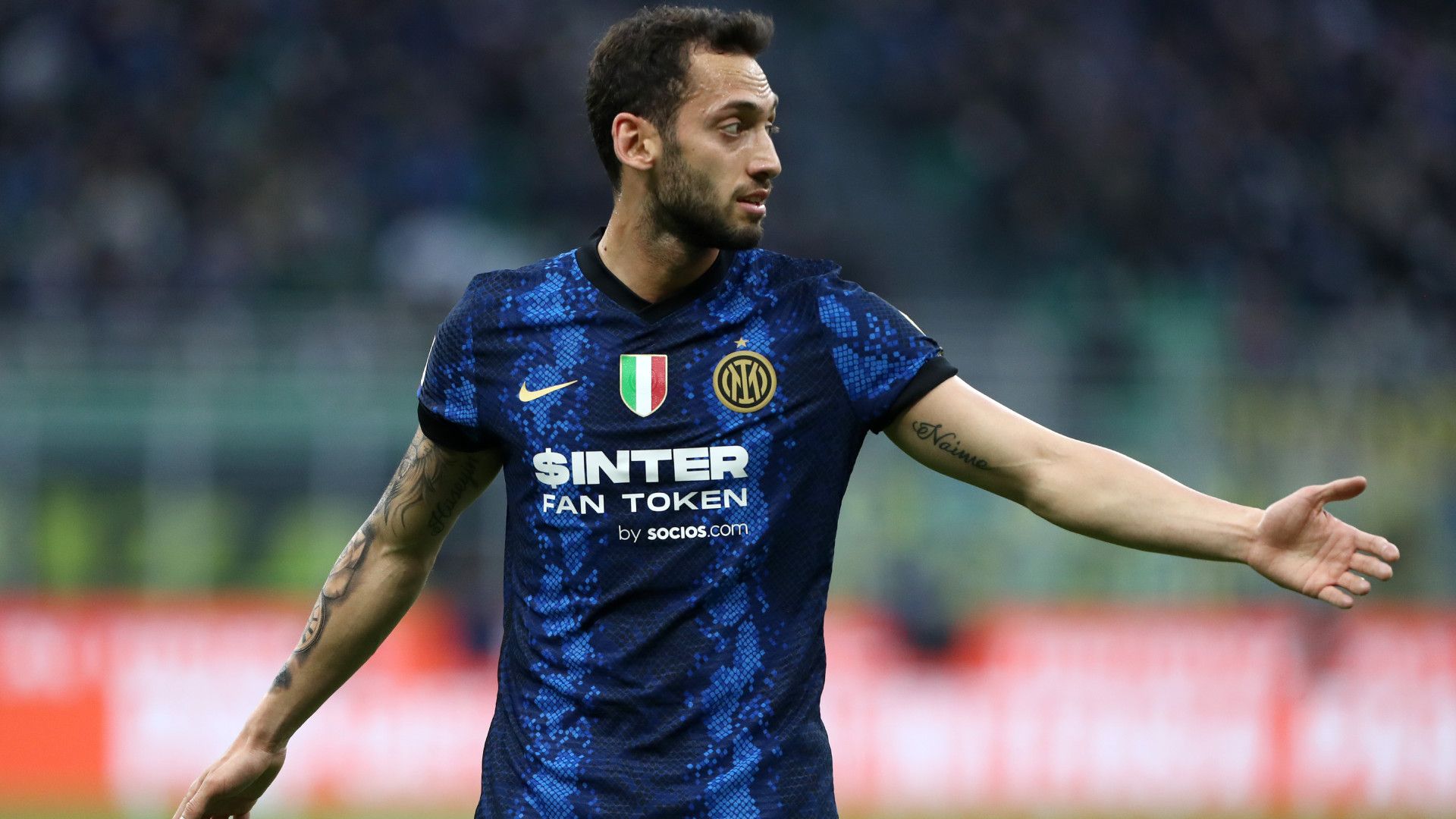 Hakan Calhanoglu Inter Fiorentina Serie A 202122