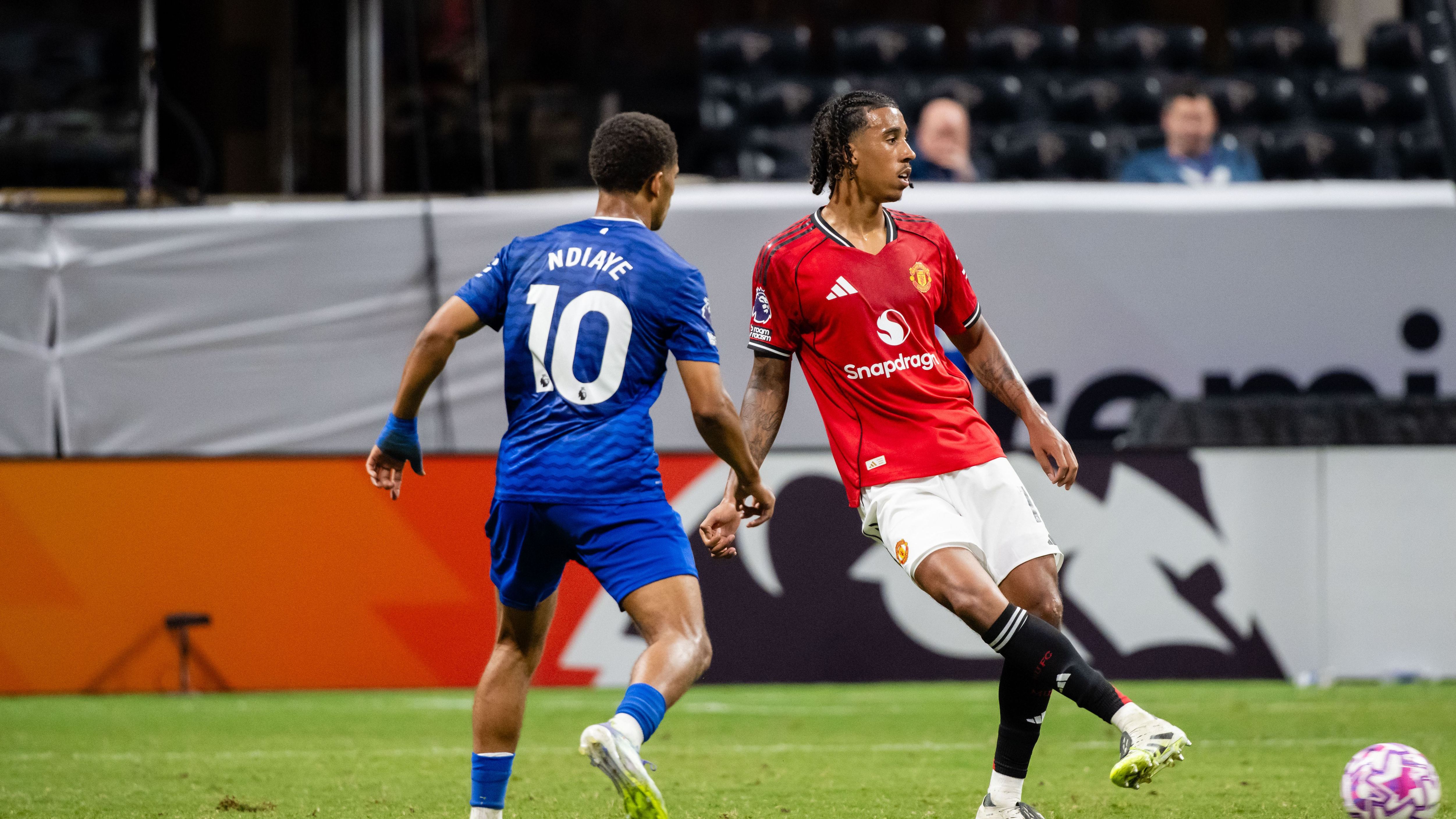 Leny Yoro Man Utd Everton