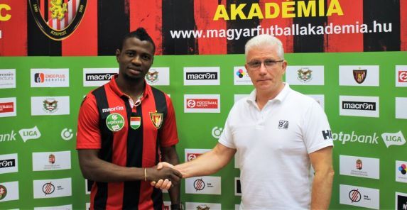 Akeem Latifu Honvéd