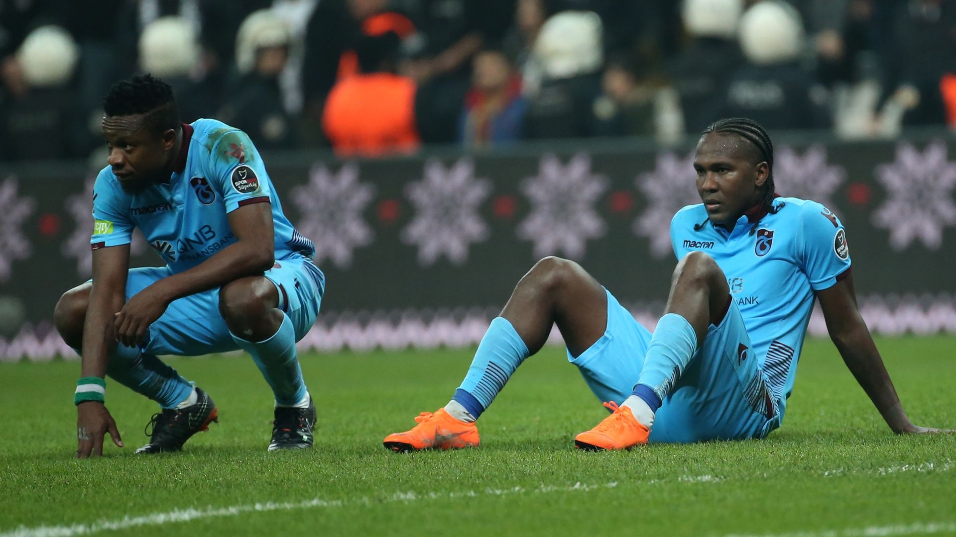 Caleb Ekuban Hugo Rodallega Besiktas Trabzonspor STSL 12162018