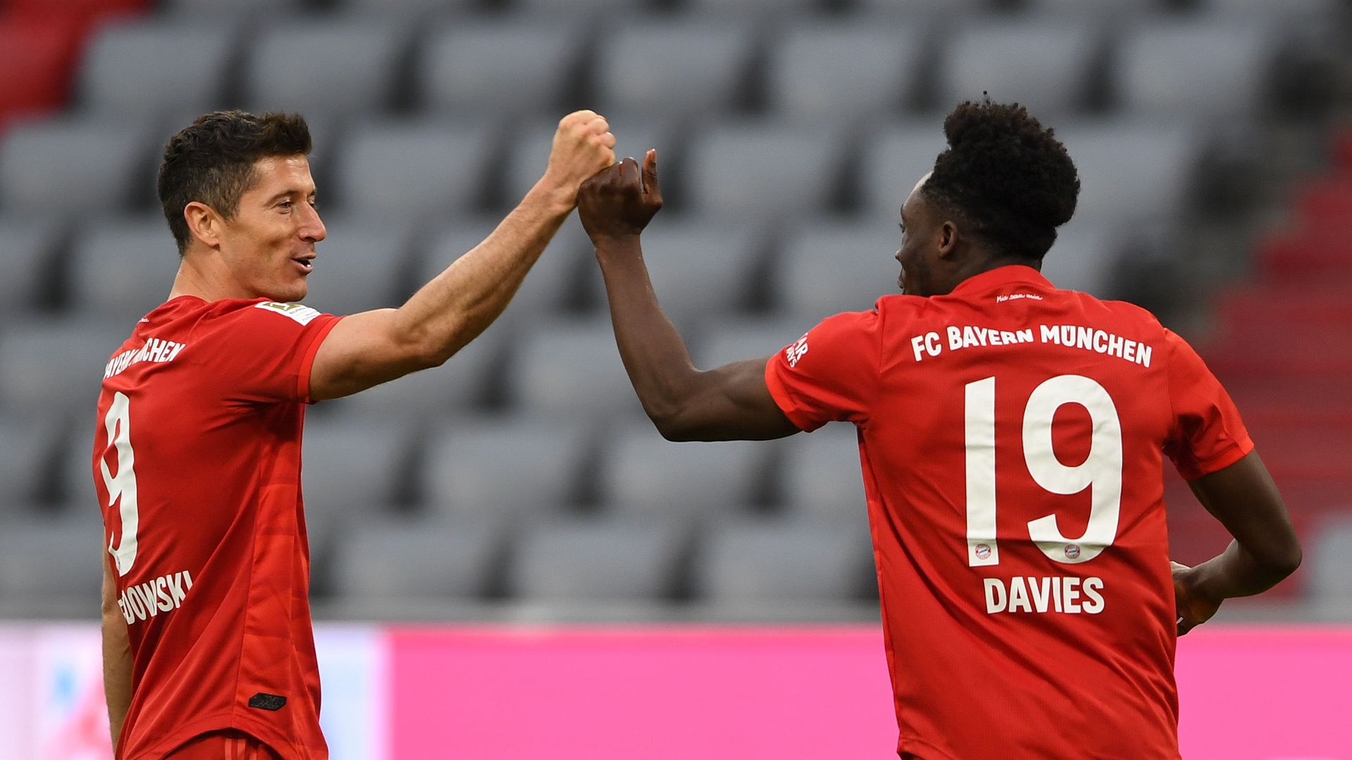 Robert Lewandowski Alphonso Davies Bayern Munich 2020