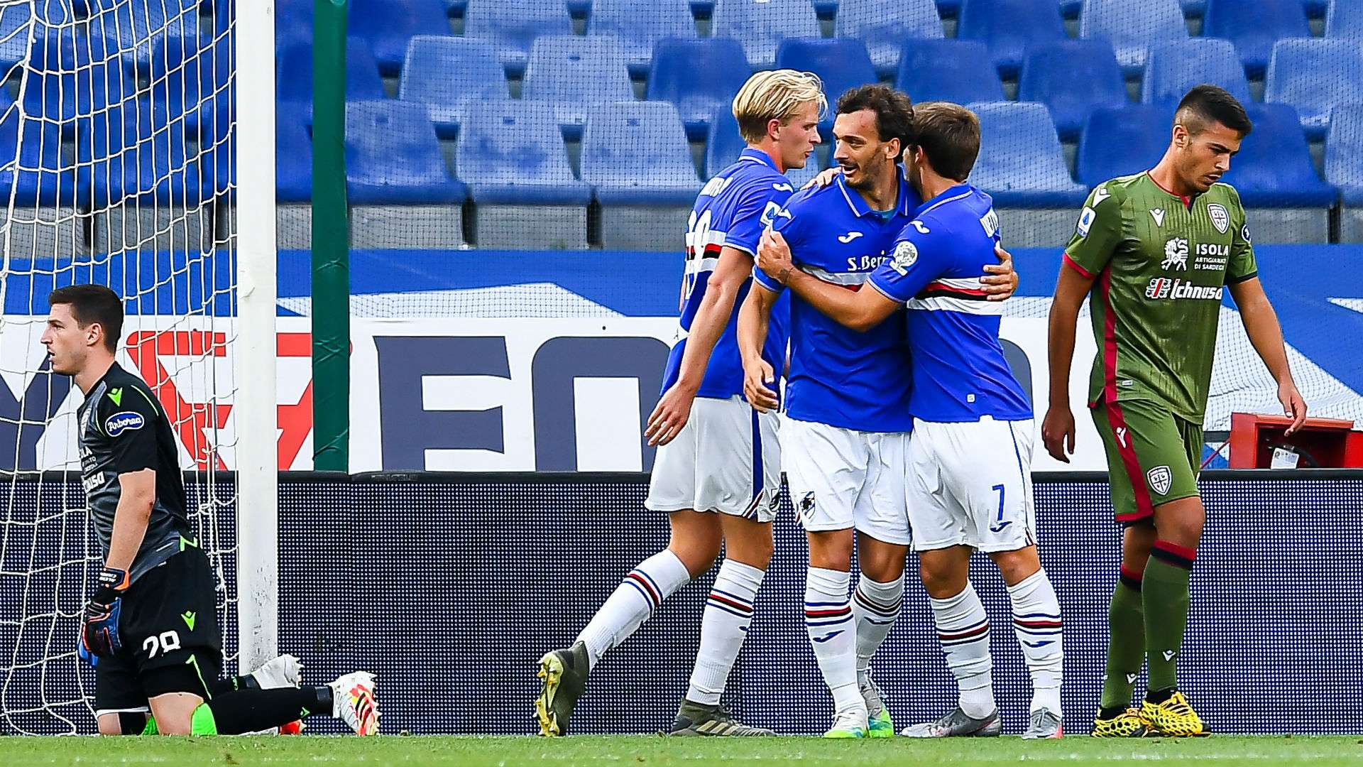 Gabbiadini celebrating Sampdoria Cagliari