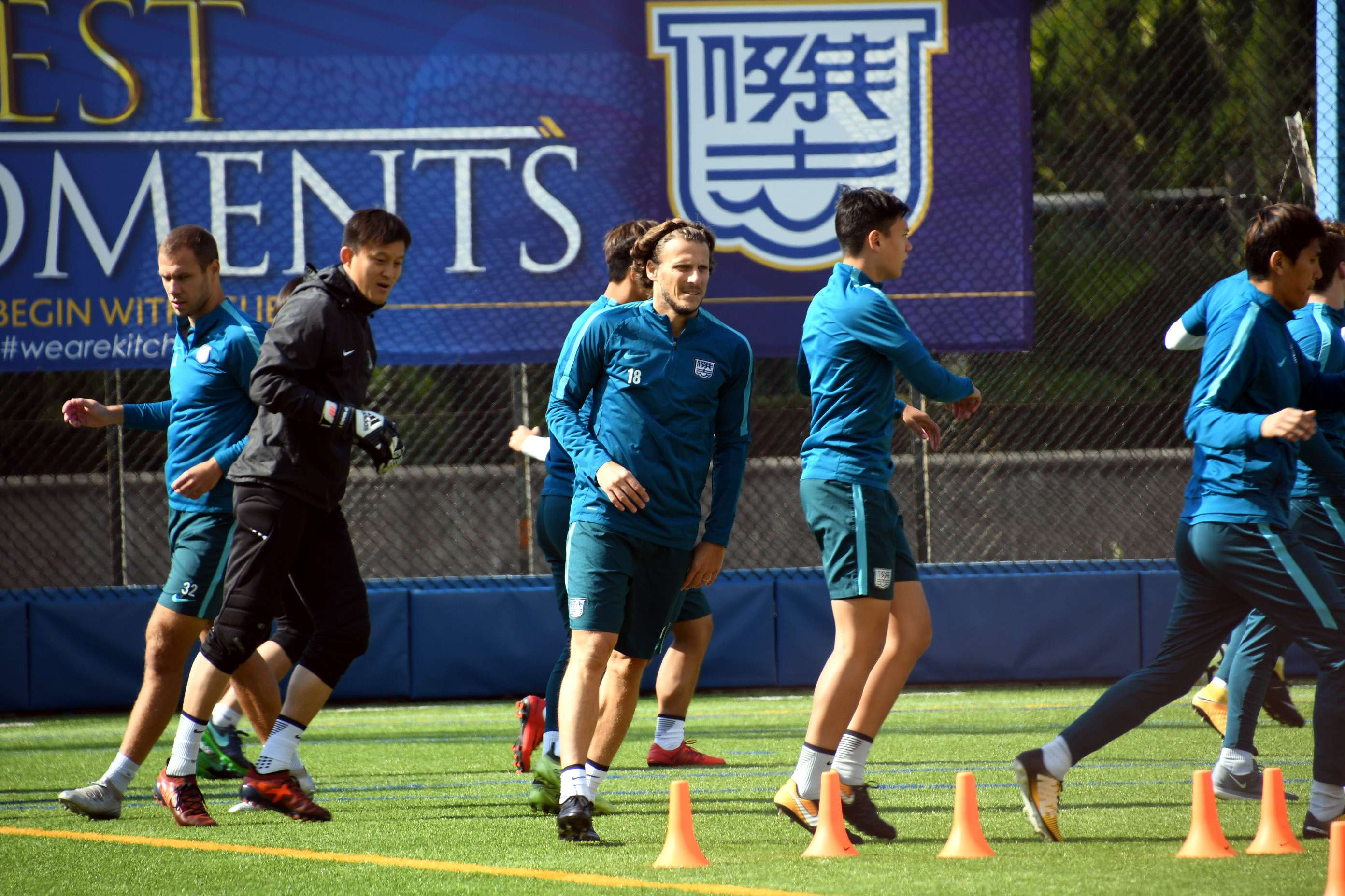 Diego Forlan will play for Kitchee.