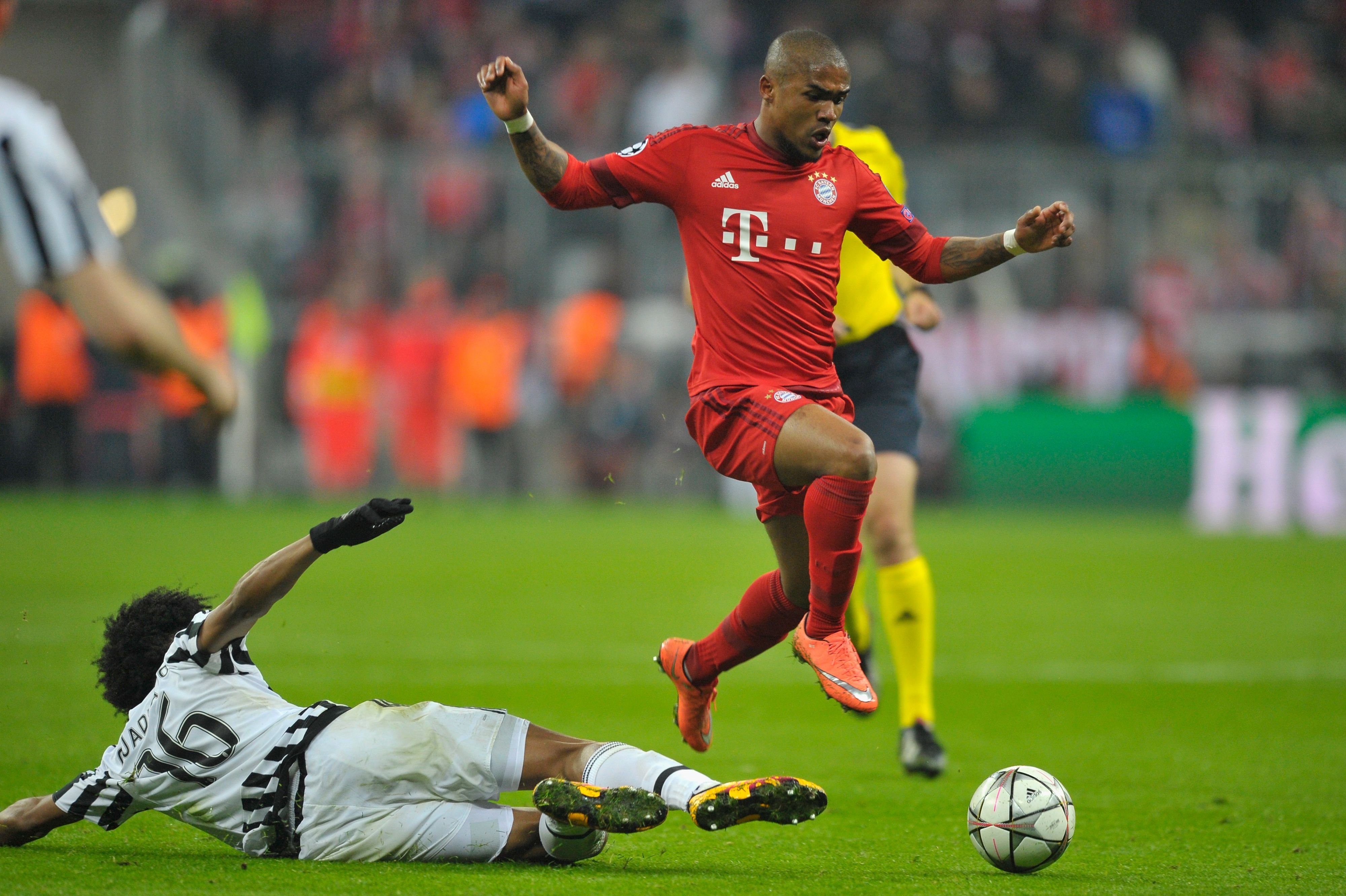 Douglas Costa