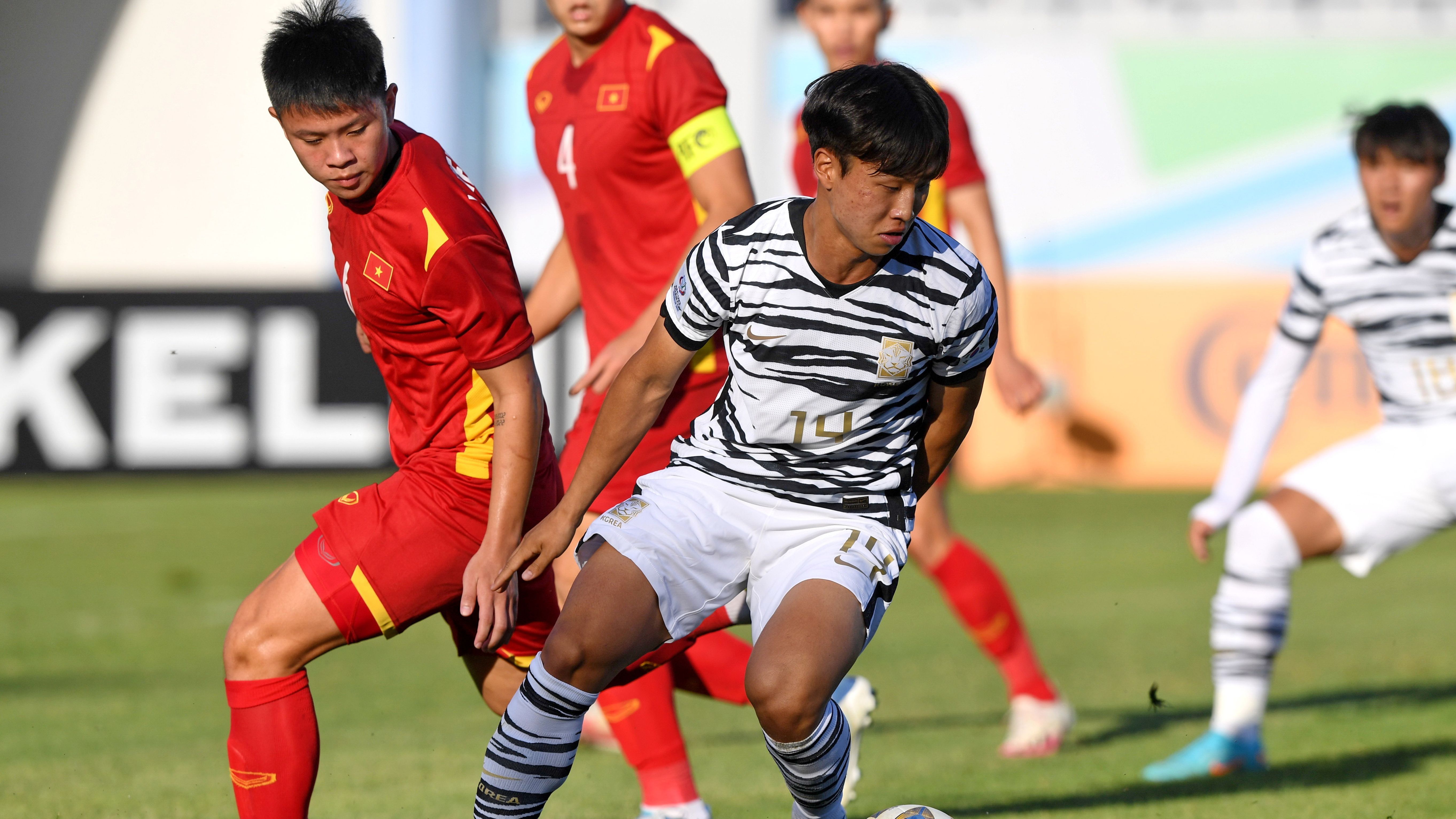 Vu Tien Long Eom Ji-sung U23 Vietnam vs U23 South Korea 2022 AFC U23 Asian Cup