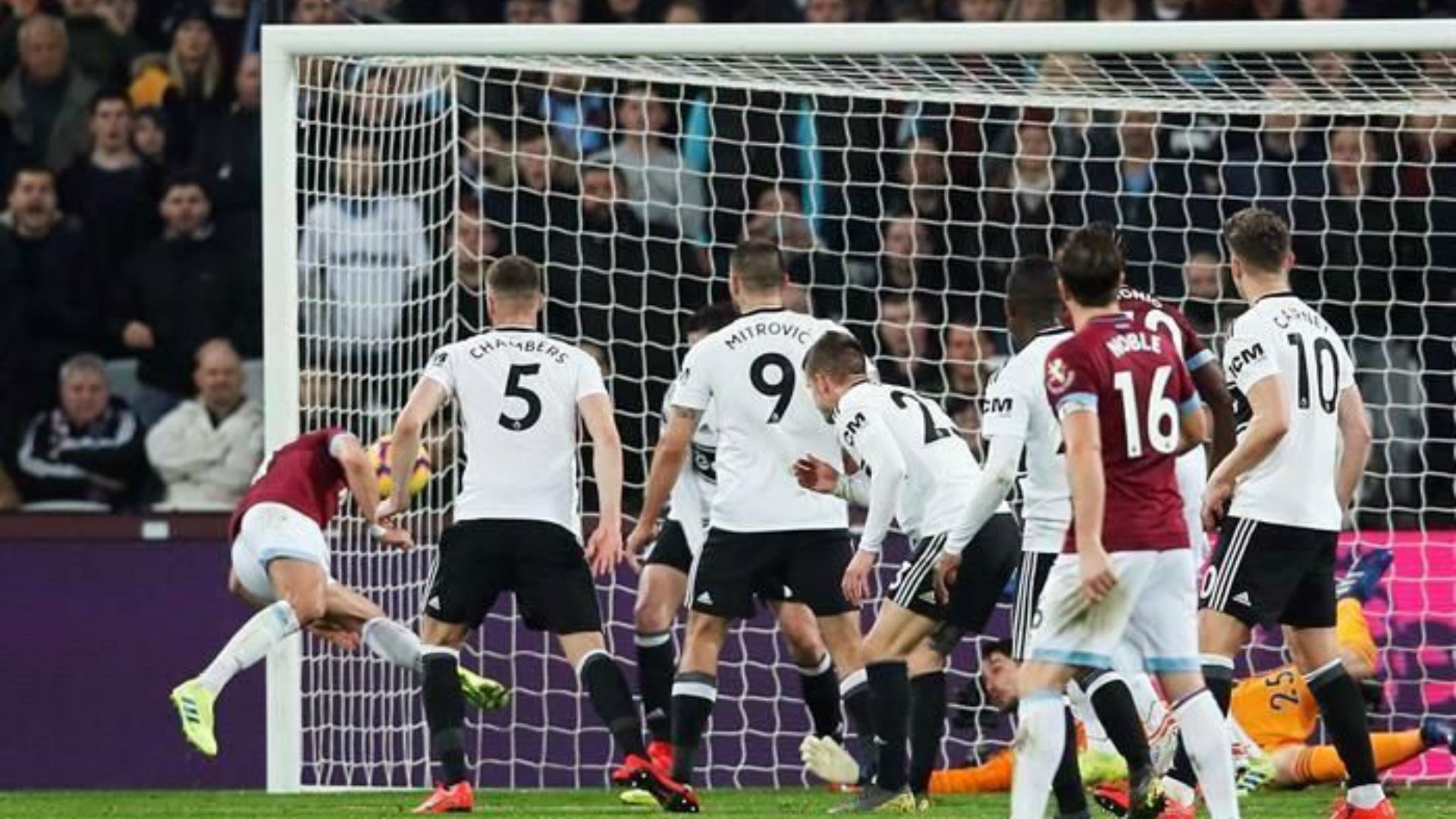 Chicharito gol con la mano
