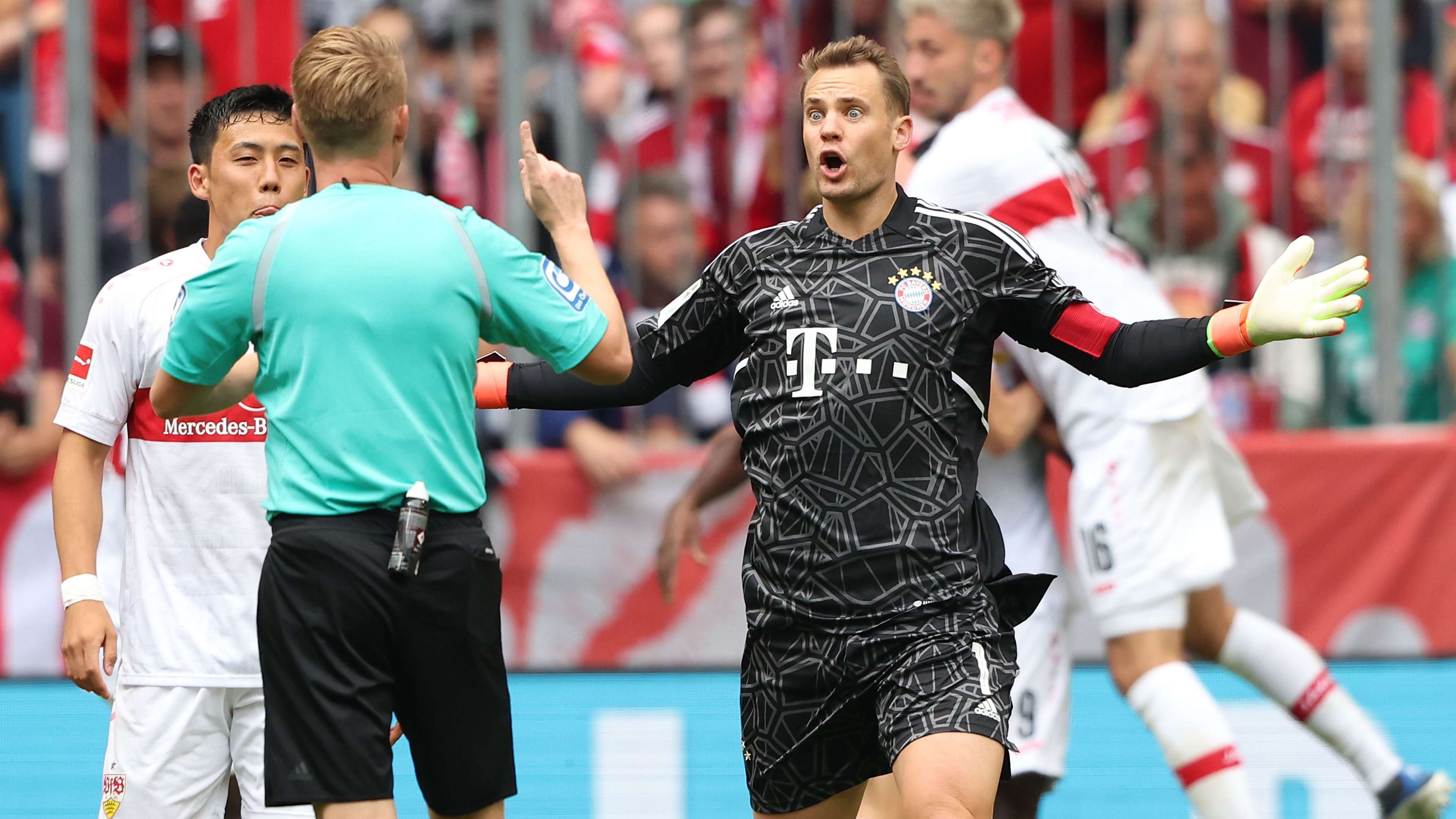 Manuel Neuer Bayern Munich Stuttgart 2022-23