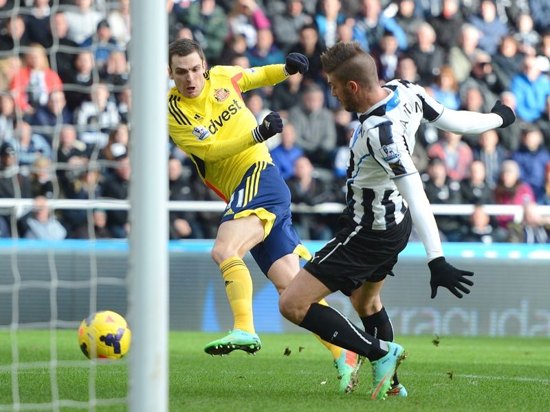 Adam Johnson Davide Santon Newcastle United  Sunderland  Premier League  02012014
