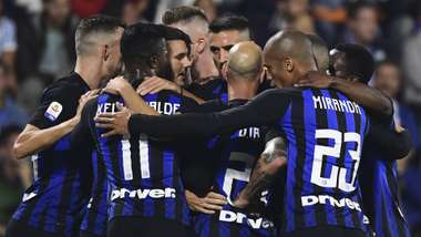 Inter celebrating