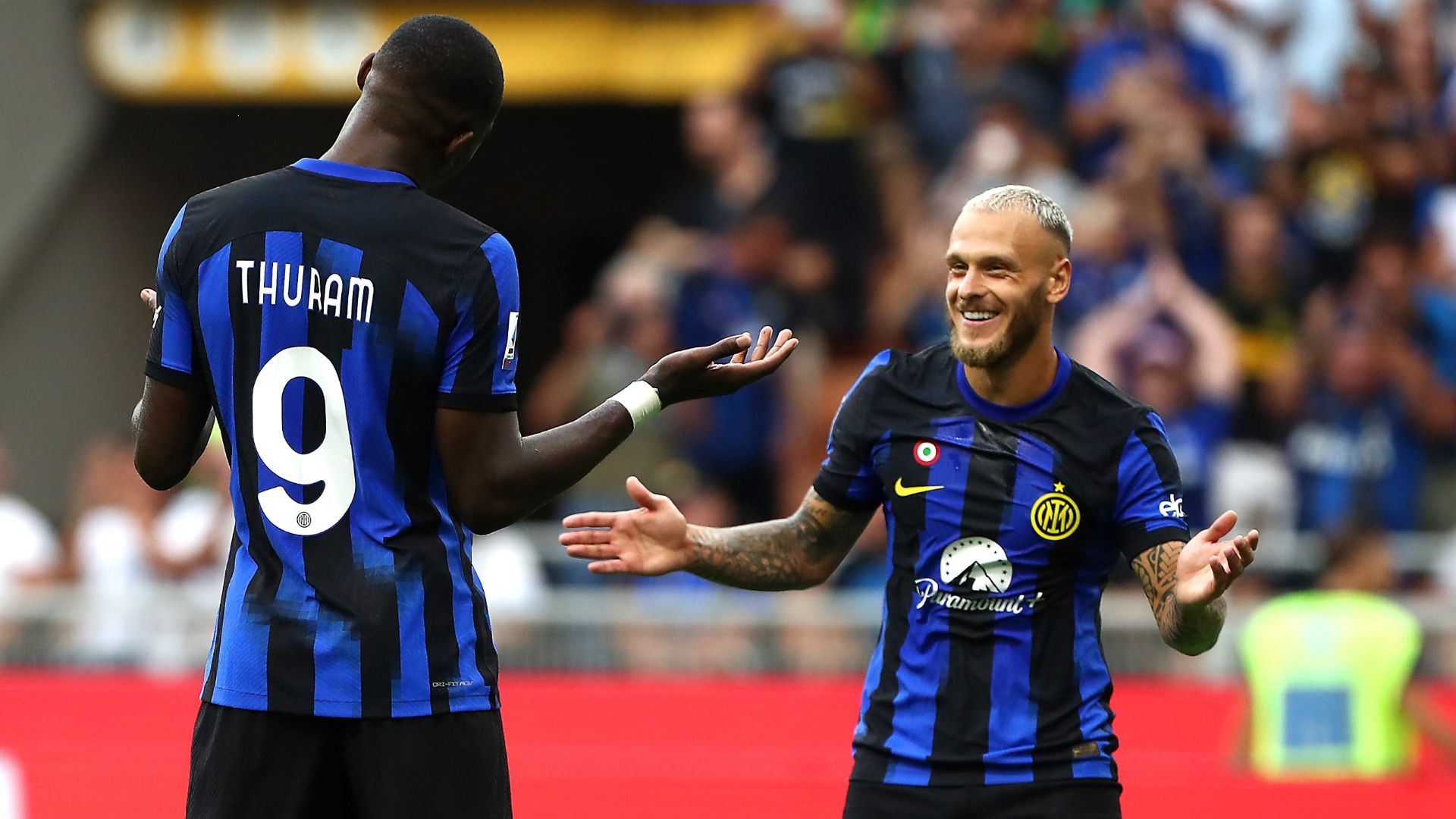 Dimarco Thuram Inter celebrating Serie A