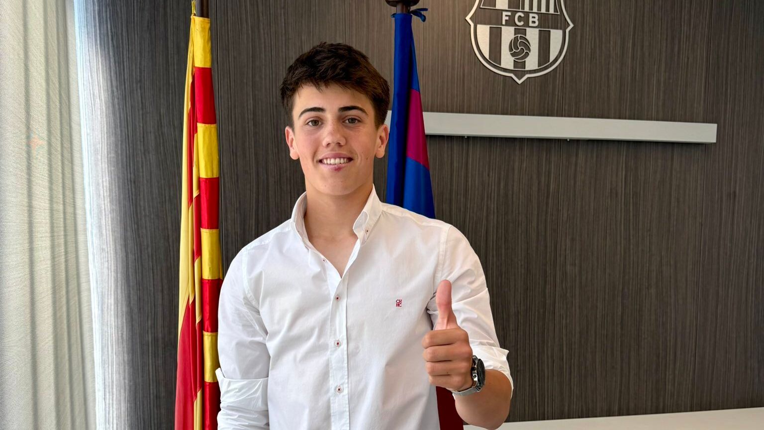 Barcelona tie down another wonderkid! Teenager Roberto Tomas signs first professional contract after ending season as La Masia's top scorer | Goal.com UK